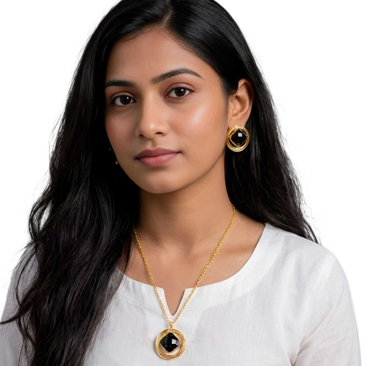 RILEY HANDMADE HAND HAMMERED  GOLD TONED NECKLAC AND EARRINGS OF12