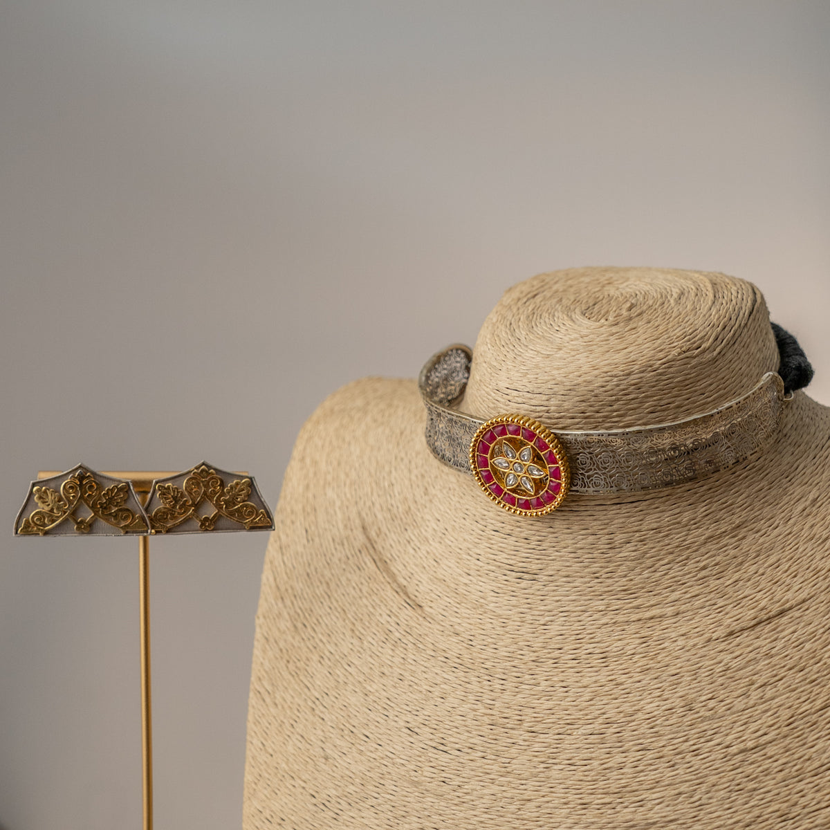 YENDI HANDMADE BIJOUX PREMIUM DUAL TONED HASLI WITH EARRINGS CH514