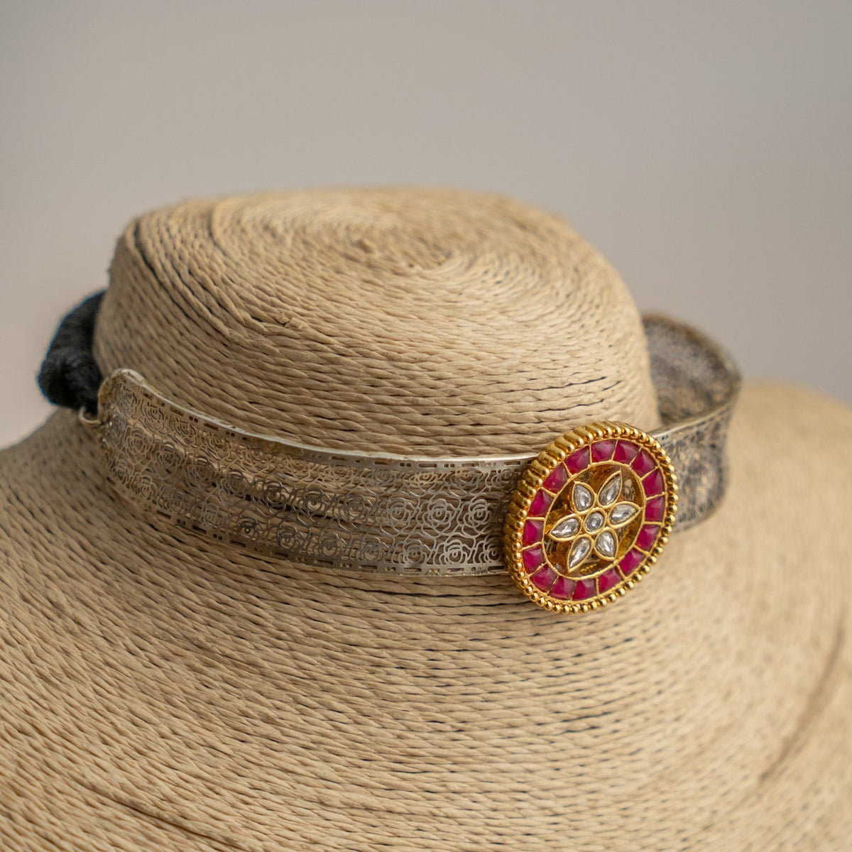 YENDI HANDMADE BIJOUX PREMIUM DUAL TONED HASLI WITH EARRINGS CH514