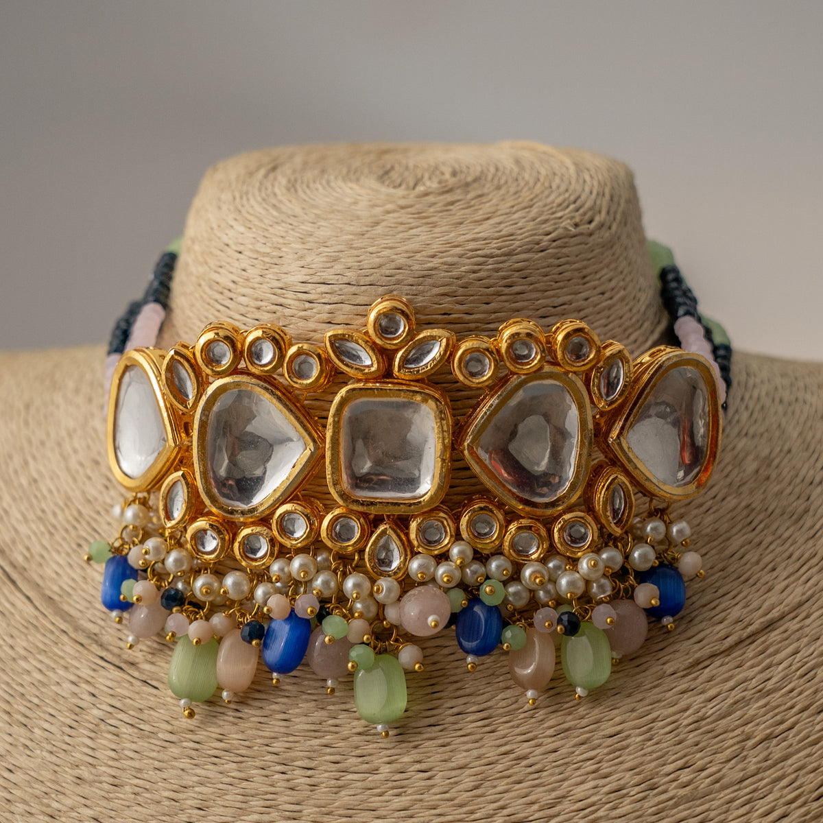 MOI FAUX KUNDAN AND BEADS HANDMADE GOLD TONED CHOKER WITH EARRINGS CH410