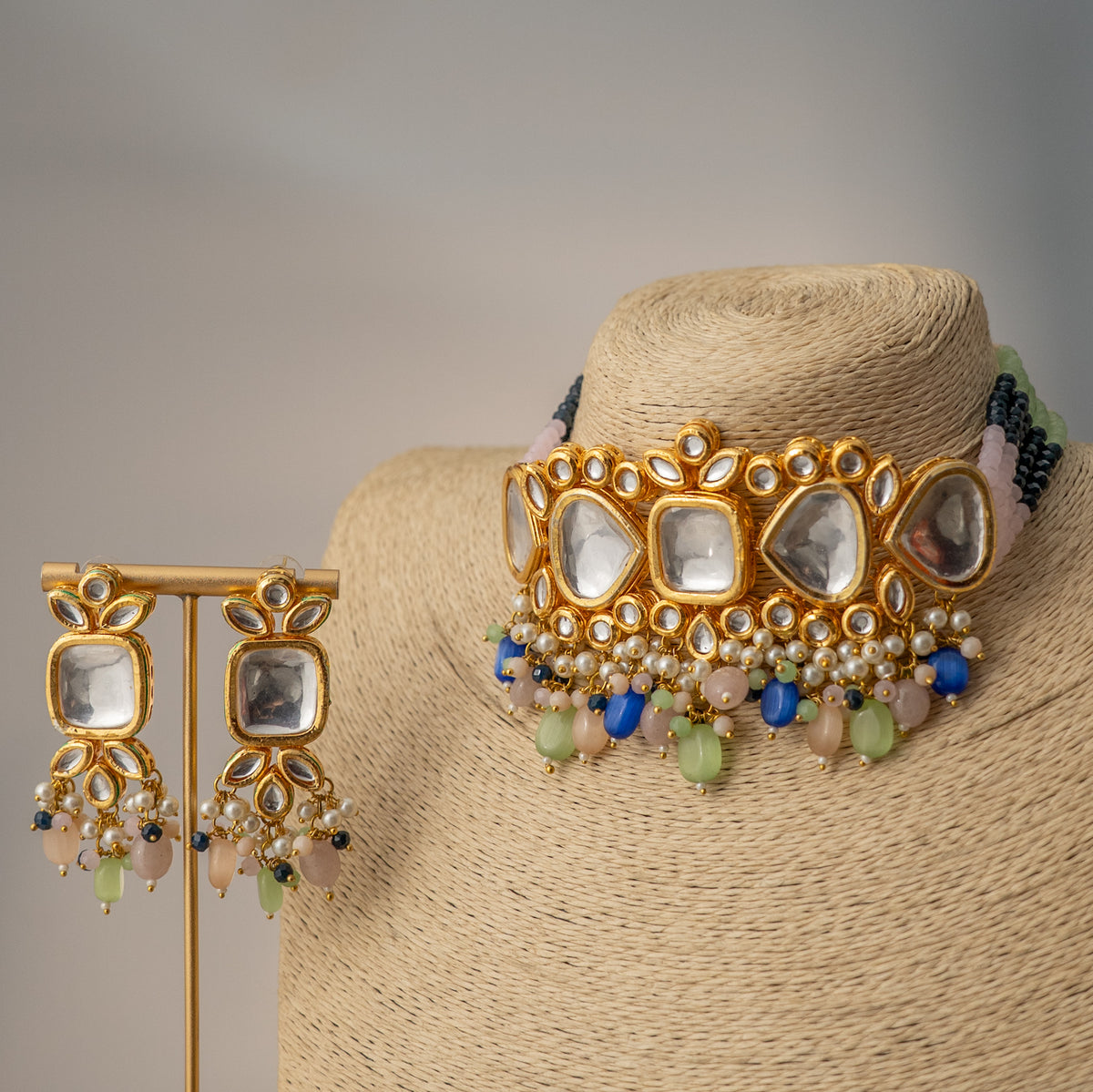 MOI FAUX KUNDAN AND BEADS HANDMADE GOLD TONED CHOKER WITH EARRINGS CH410