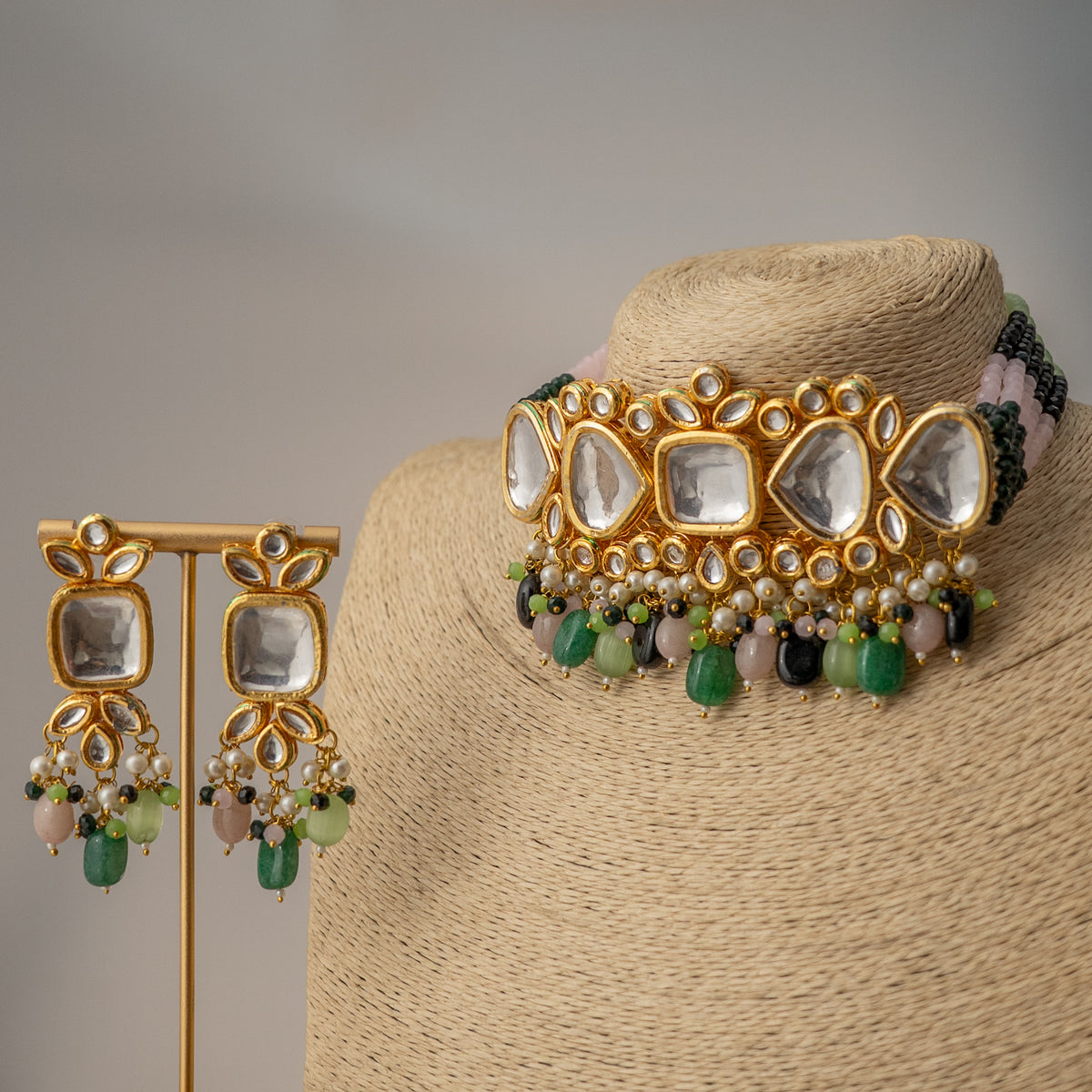 MOI FAUX KUNDAN AND BEADS HANDMADE GOLD TONED CHOKER WITH EARRINGS CH410