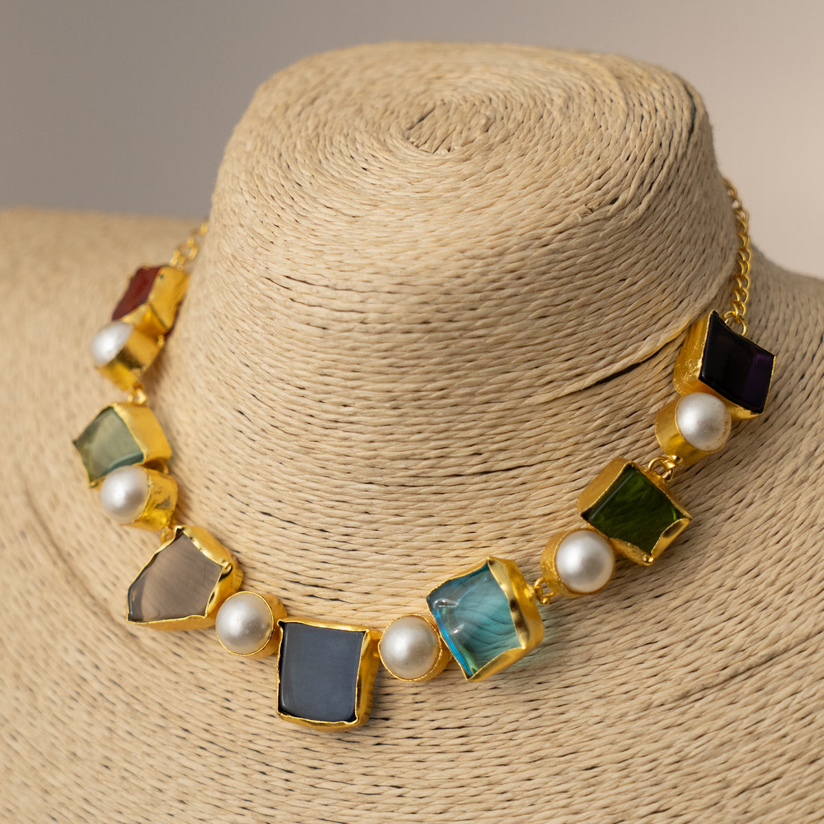 MINARI BIJOUX RAW STONE GOLD TONED HANDMADE CHOKER WITH EARRINGS CH528