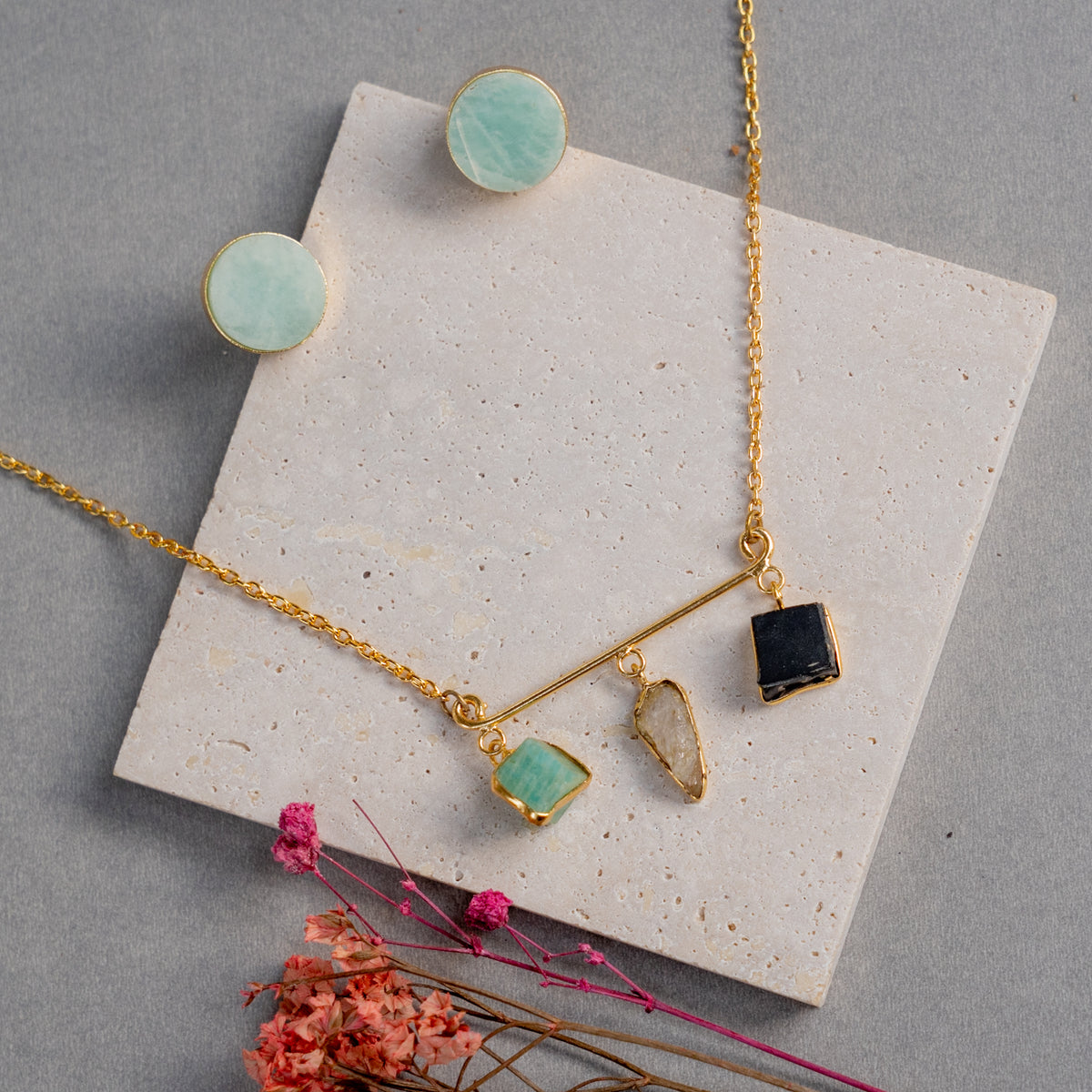 LAINEY GOLD TONED HANDMADE HAND HAMMERED NECKLACE AND lEARRINGS OF14