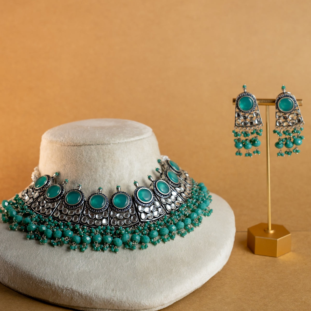 NILASHA SEMI HANDMADE MONALISA STONES NECKPIECE/NECKLACE WITH EARRINGS NL54