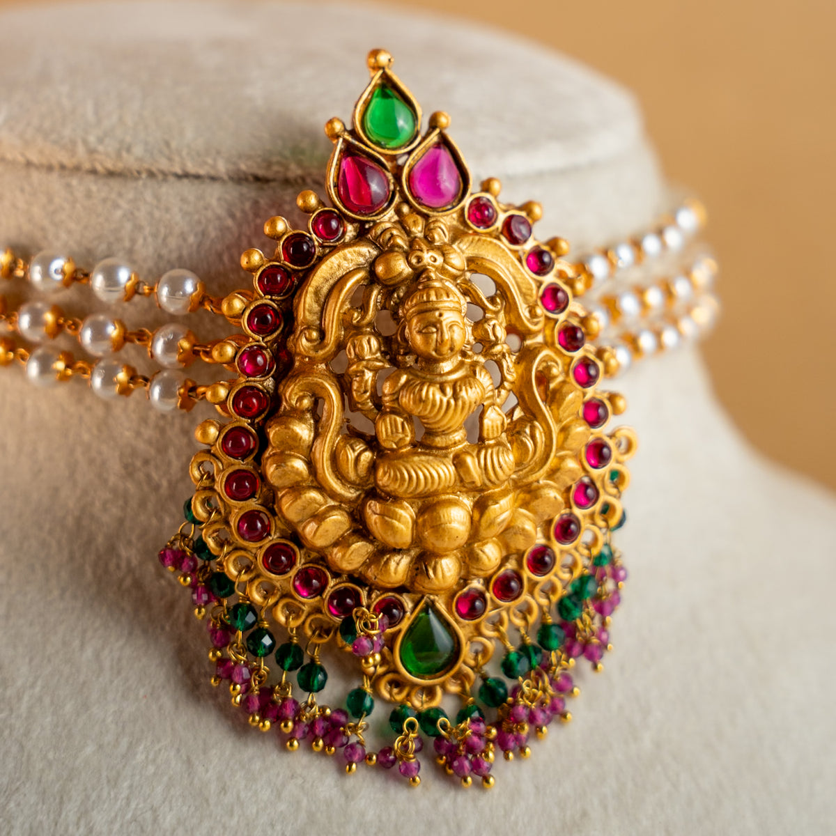 TIRZA GOLD TONED CHOKER WITH EARRINGS CH329