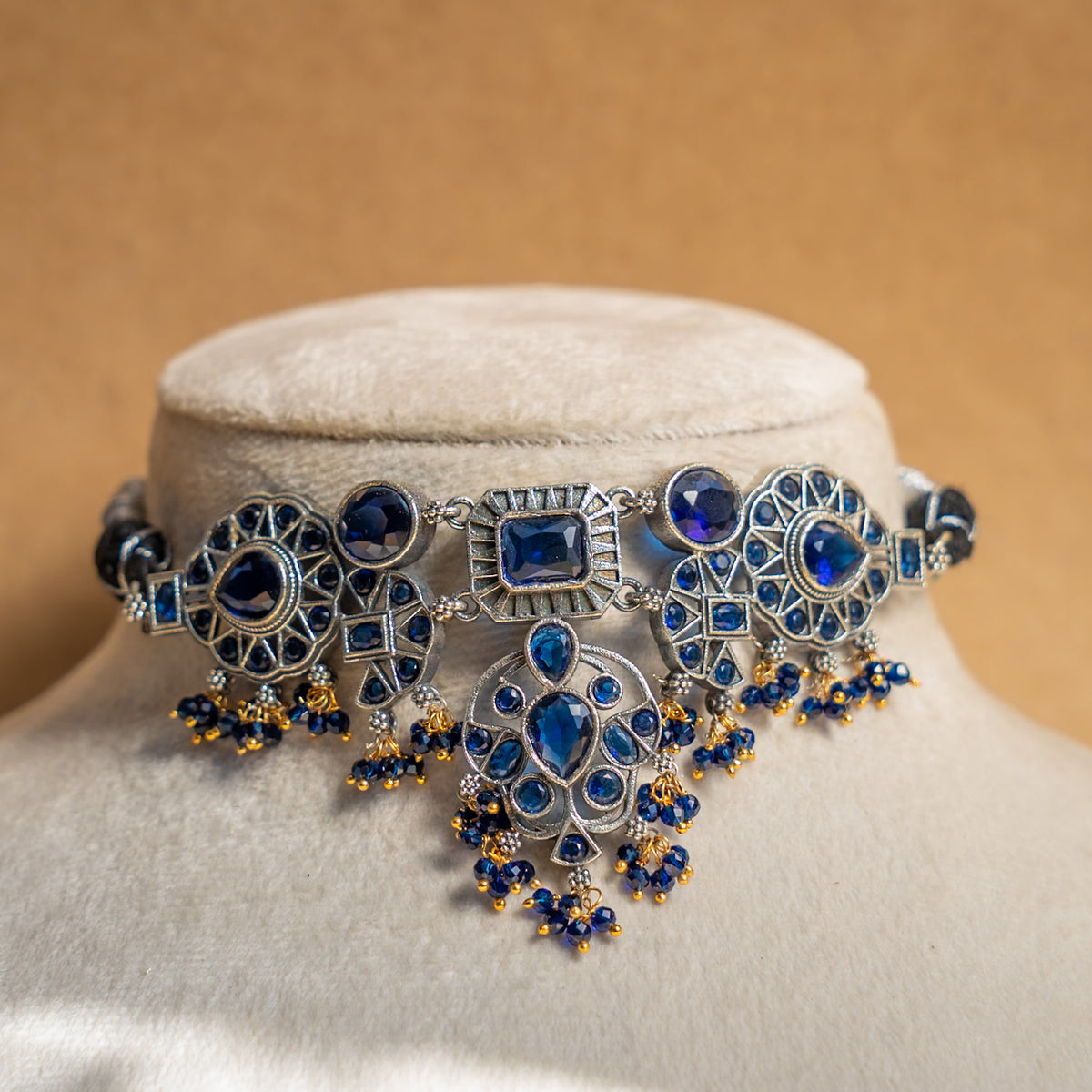 ISLA BIJOUX RAW AND RUSTIC SEMI  HANDMADE CHOKER WITH EARRINGS CH391