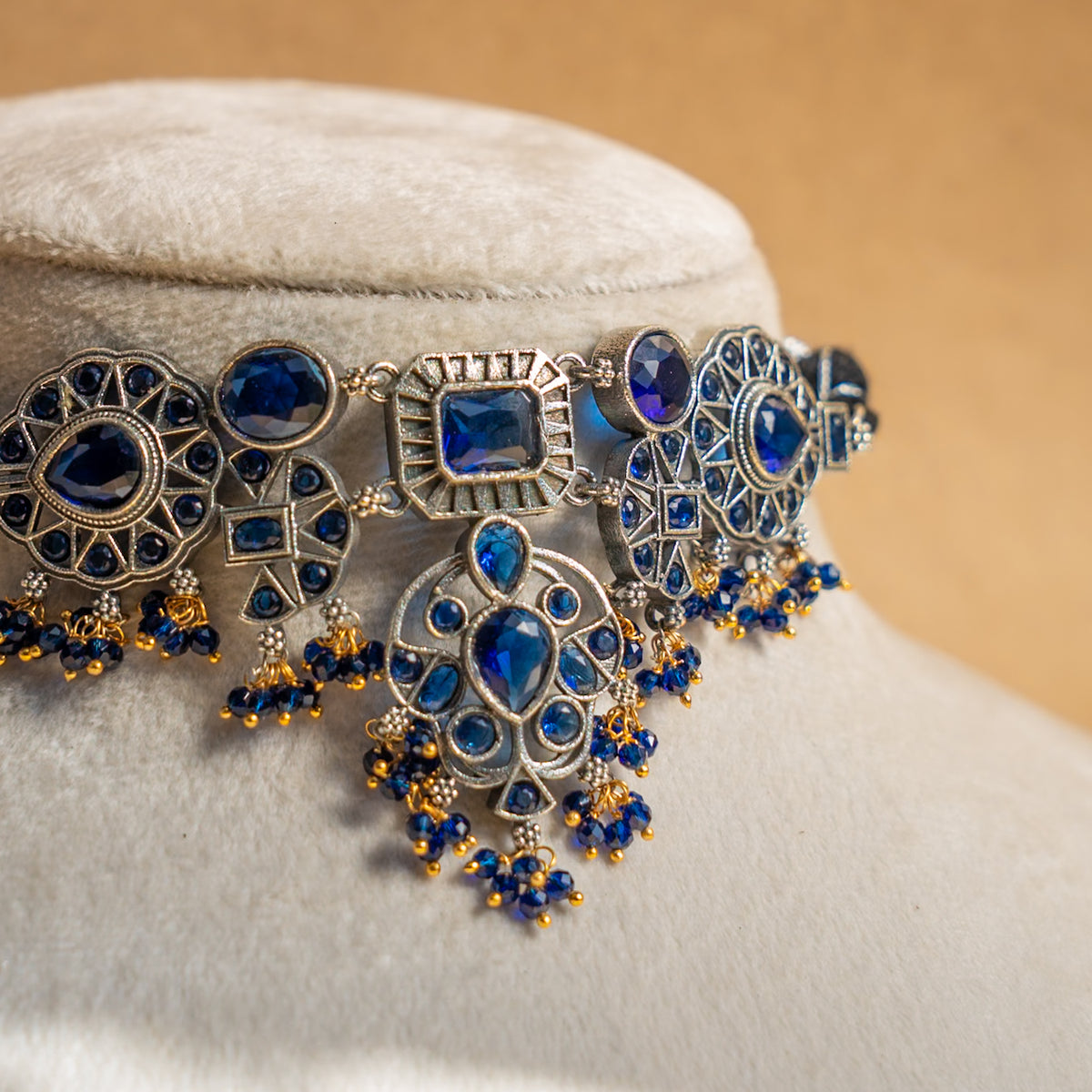 ISLA BIJOUX RAW AND RUSTIC SEMI  HANDMADE CHOKER WITH EARRINGS CH391