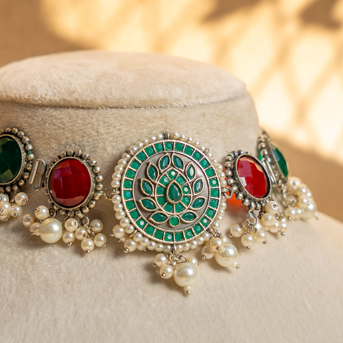 CHEN BIJOUX PREMIUM AND EXCLUSIVE SEMI HANDMADE CHOKER WITH EARRINGS CH404