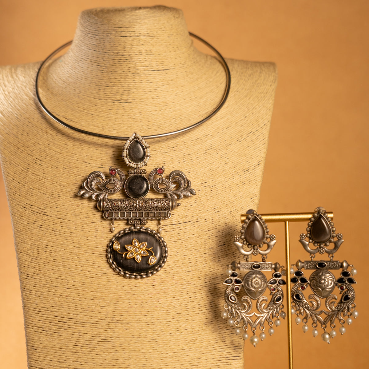 AADHYA BIJOUX PREMIUM HANDMADE NECKLACE/HASLI WITH EARRINGS NL294