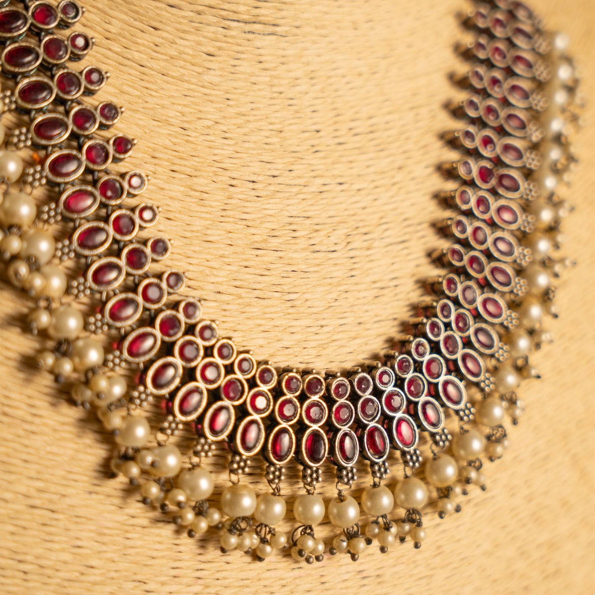 SOFINA BIJOUX PREMIUM FAUX SILVER SEMI HANDMADE NECKLACE/NECKPIECE NL296