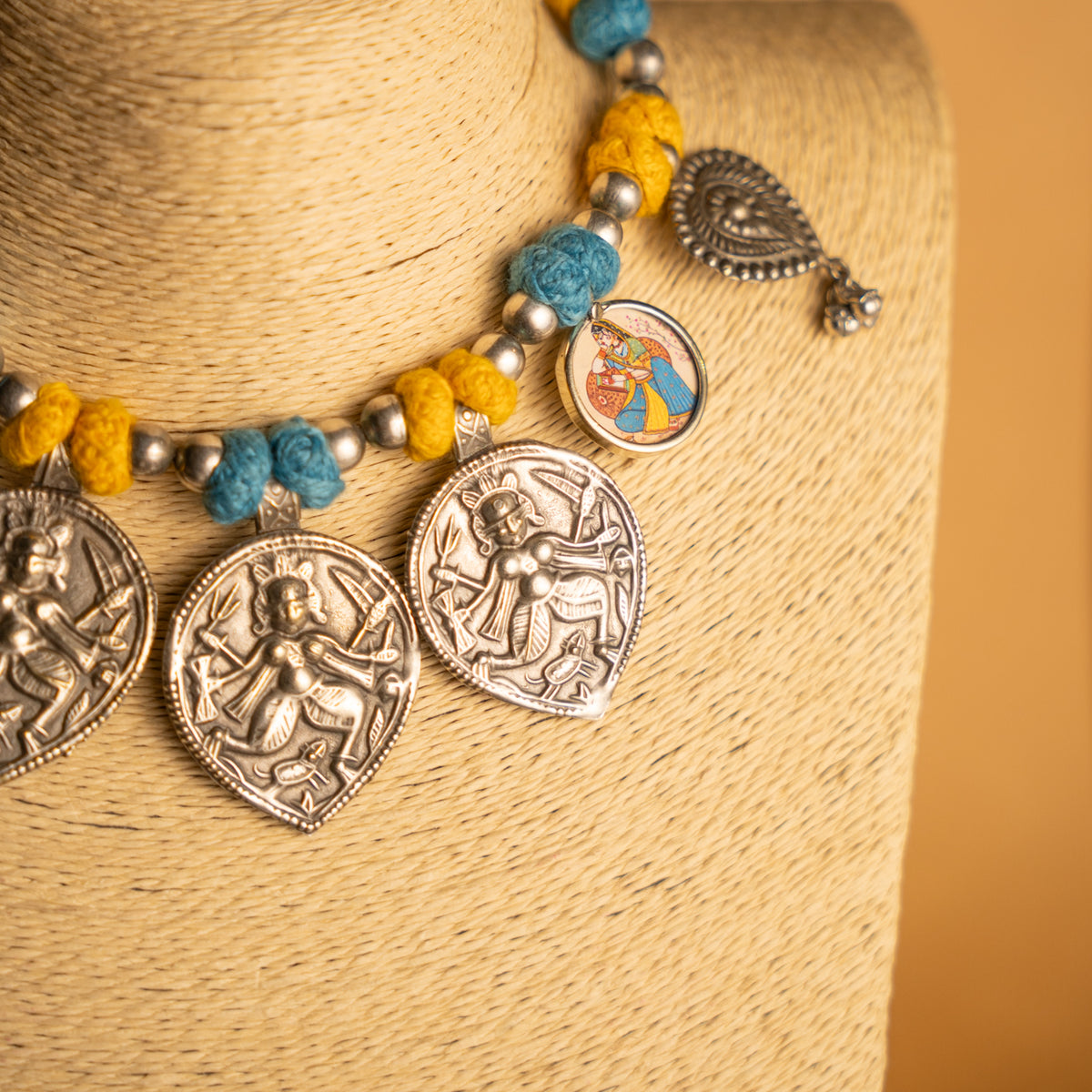 AAKRITI BIJOUX HANDMADE NACKLACE/NECKPIECE NL291