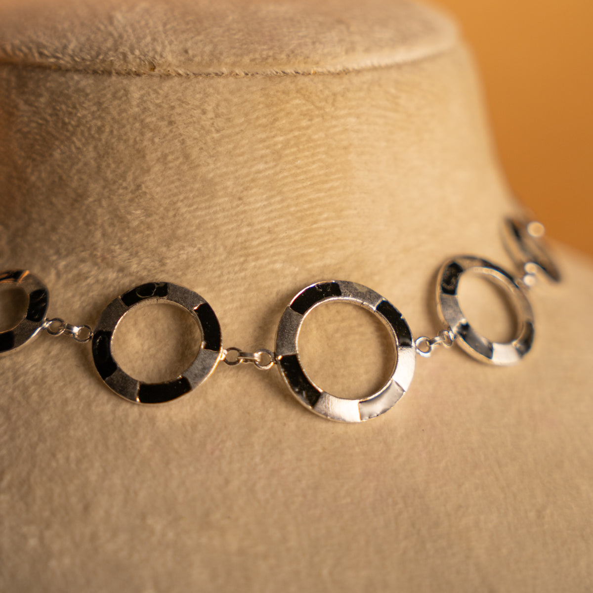 REMI ENAMEL OXIDIZED FINISH NECKLACE/CHOKER/NECKPIECE NL290