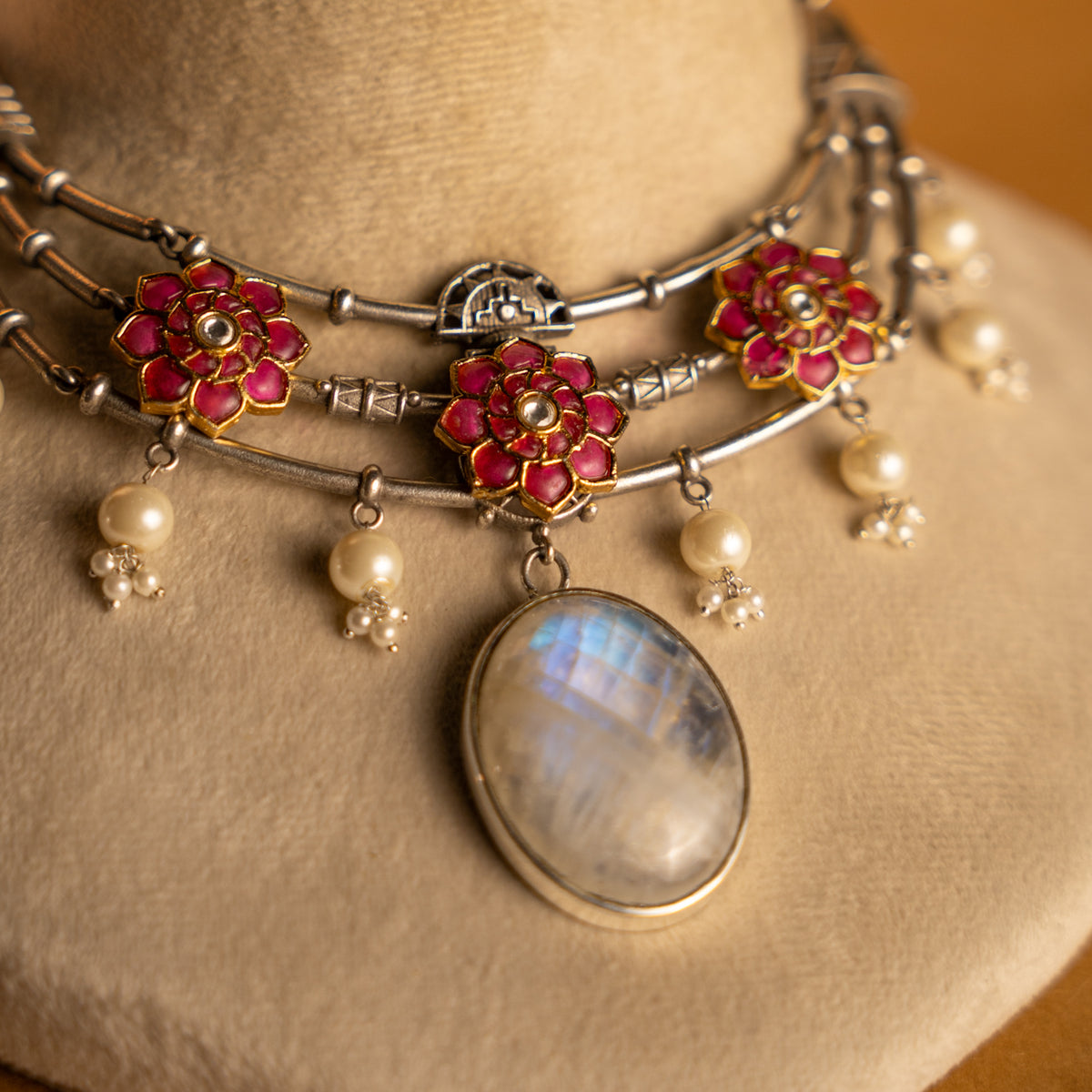 IVY PREMIUM STONES HANDMADE FAUX SILVER  HASLI/NECKPIECE/NECKLACE WITH EARRING NL289