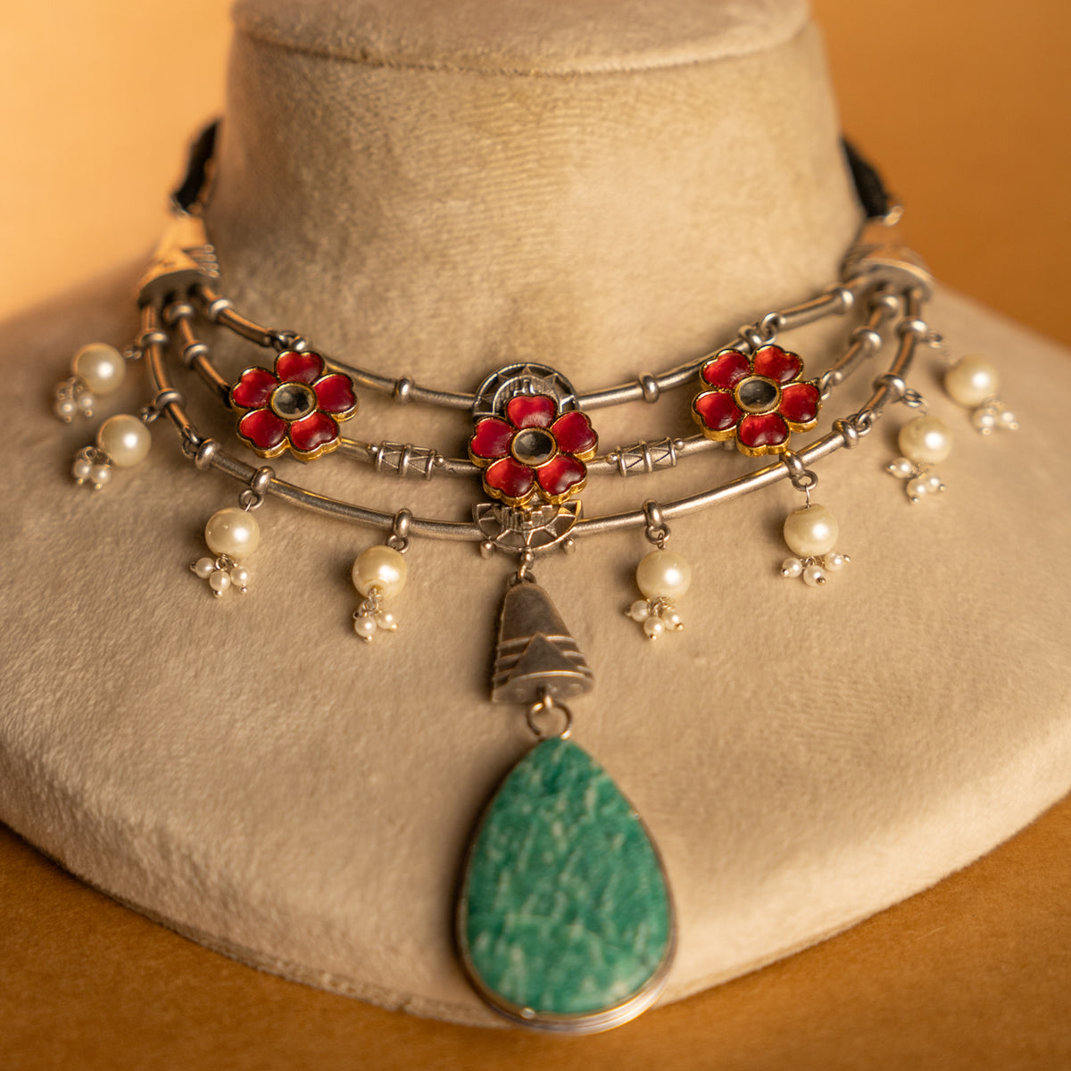 IVY PREMIUM STONES HANDMADE FAUX SILVER  HASLI/NECKPIECE/NECKLACE WITH EARRING NL289