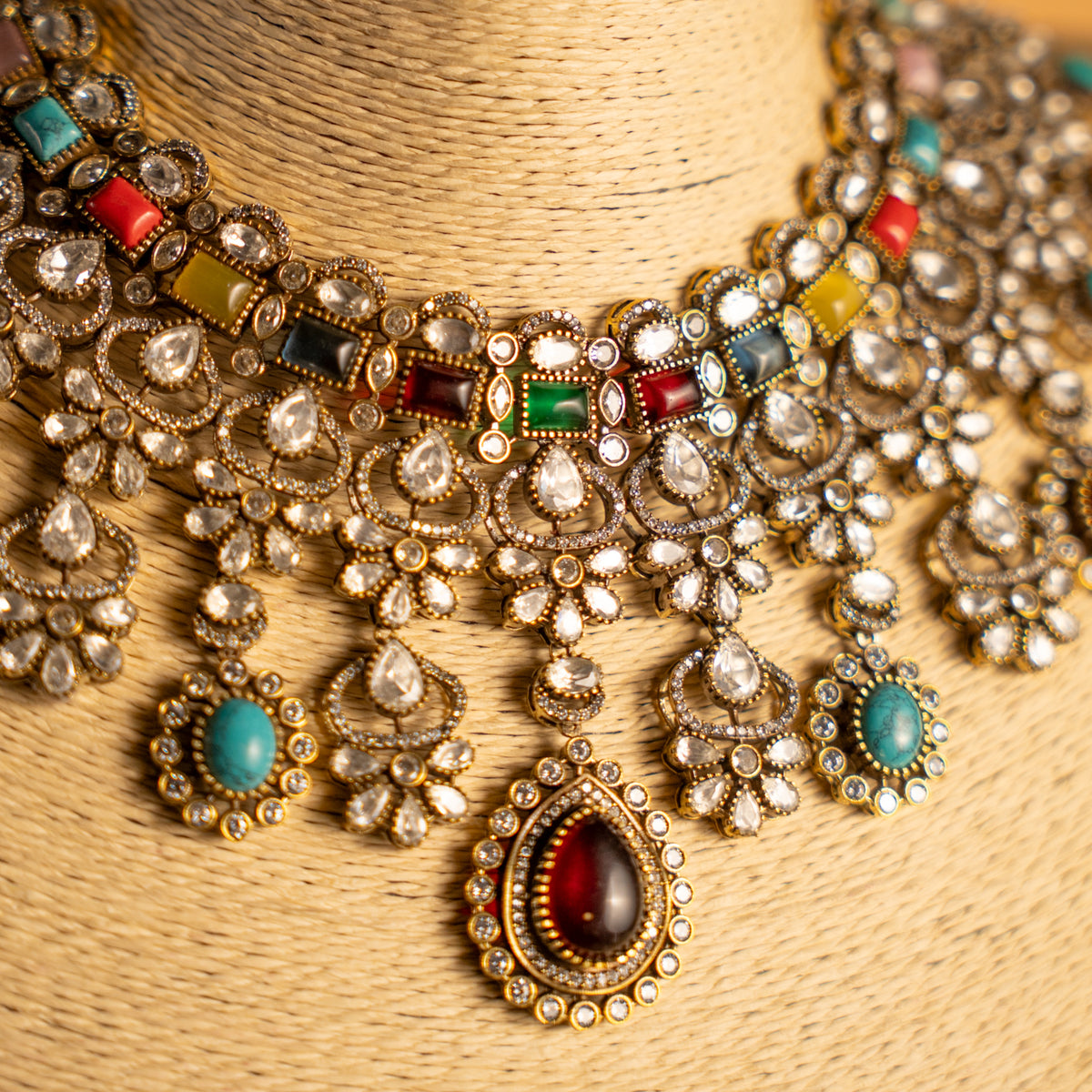 ADVIKA BRIDAL BIJOUX PREMIUM  HANDMADE DARK POLKI NECKLACE WITH EARRING NL304