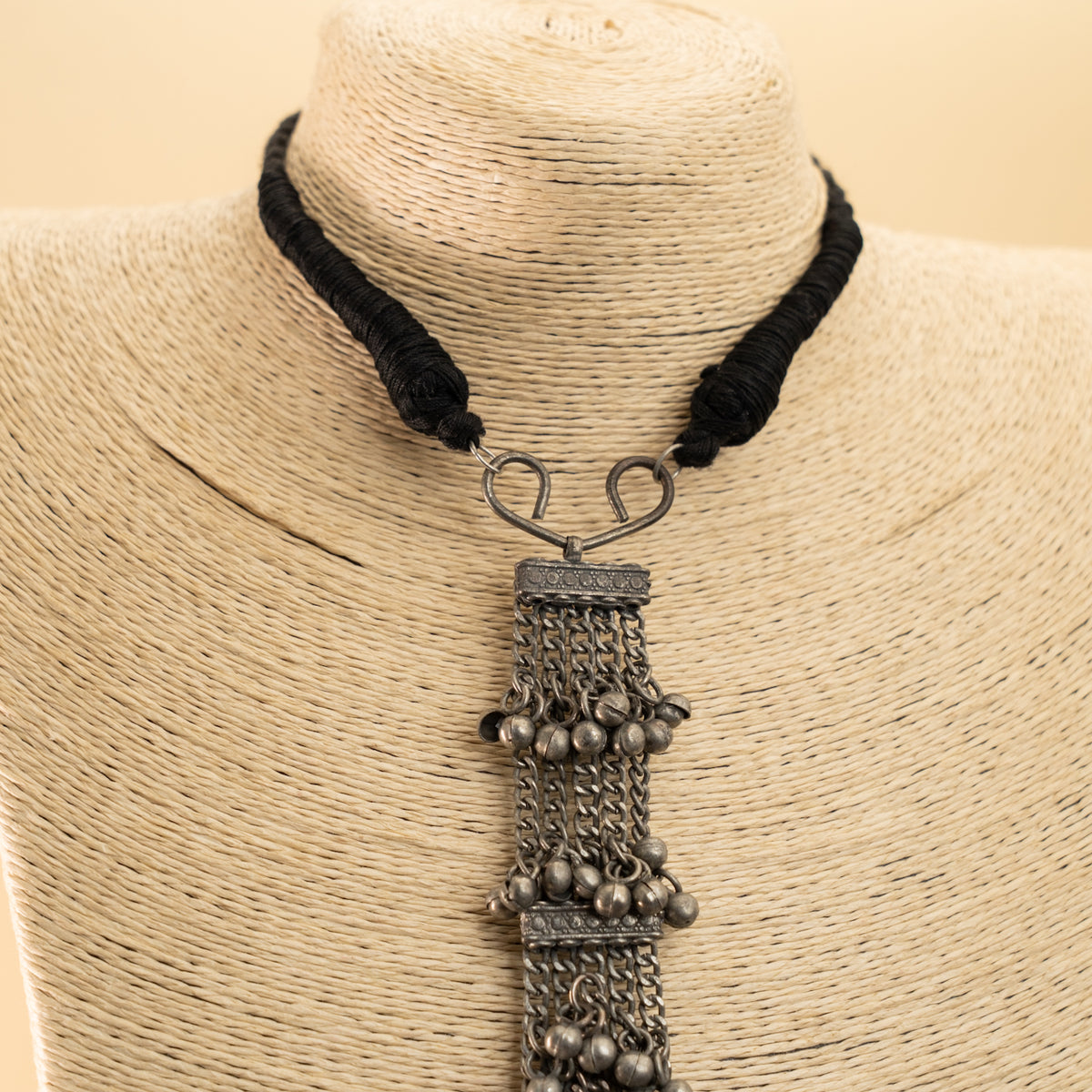 ISABELLA BLACK POLISH TIE  MALA/ NECKPIECE ML 144