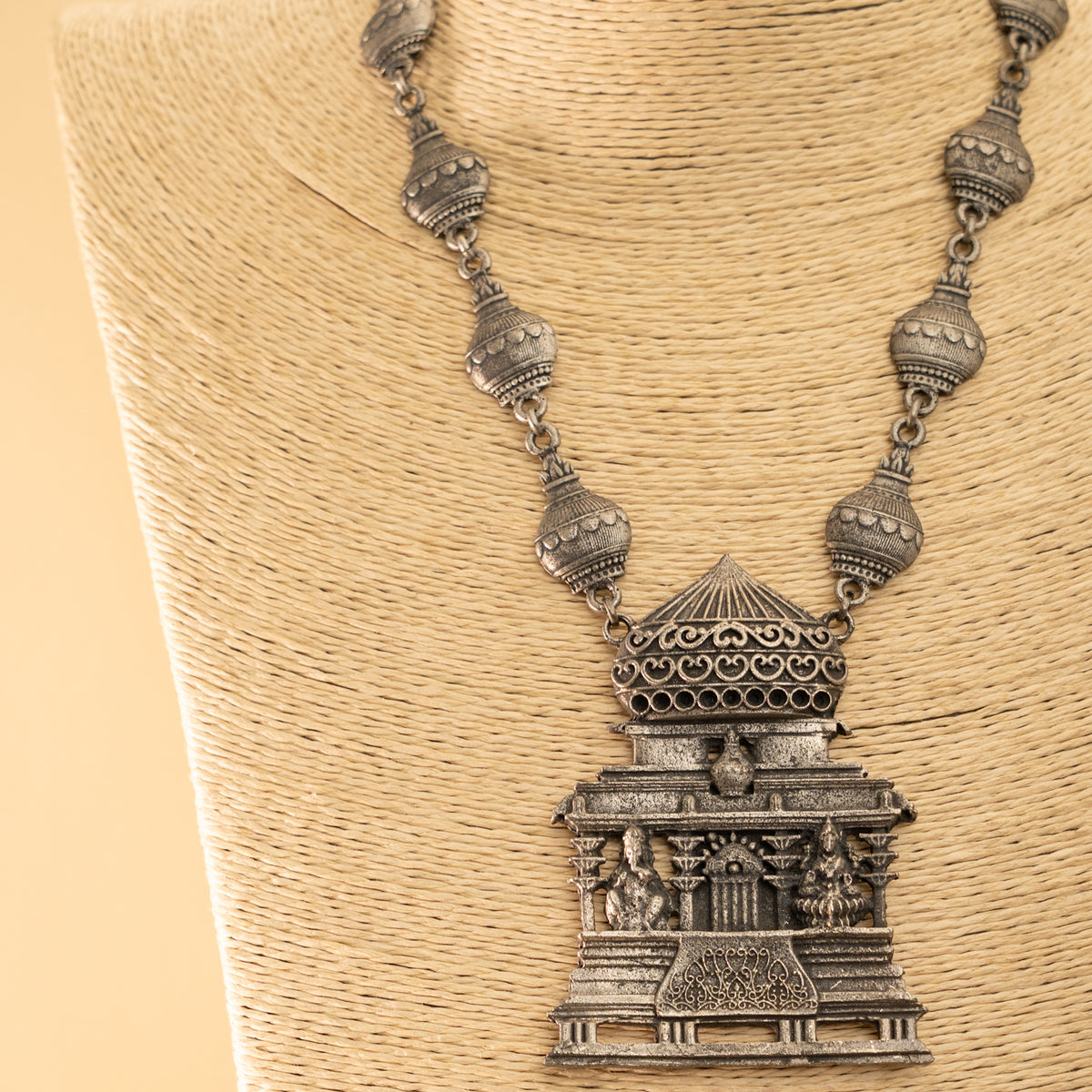 LUCAS BLACK POLISH MALA/ NECKPIECE ML145