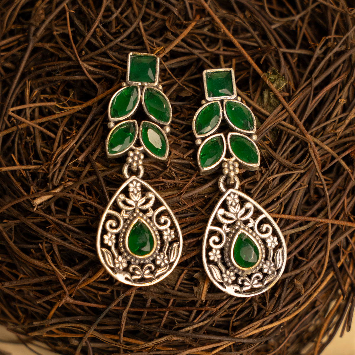 ANVI BIJOUX PREMIUM AND EXCLUSIVE SEMI HANDMADE CHOKER WITH EARRINGS CH133