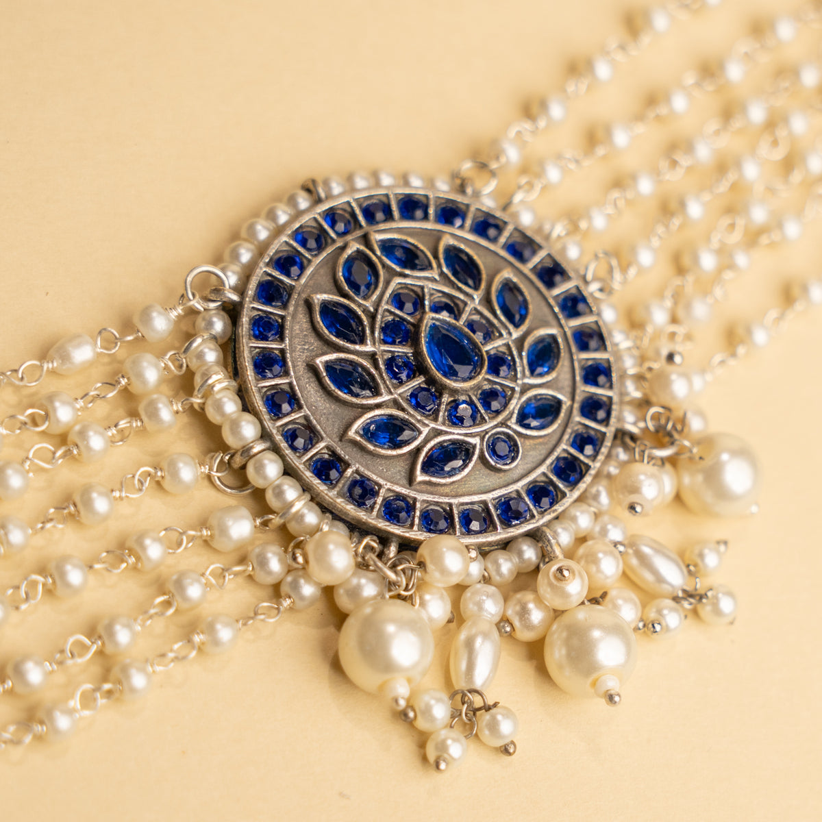 AALIA BIJOUX PREMIUM AND EXCLUSIVE RUSTIC FINISH SEMI HANDMADE CHOKER WITH EARRINGS CH132