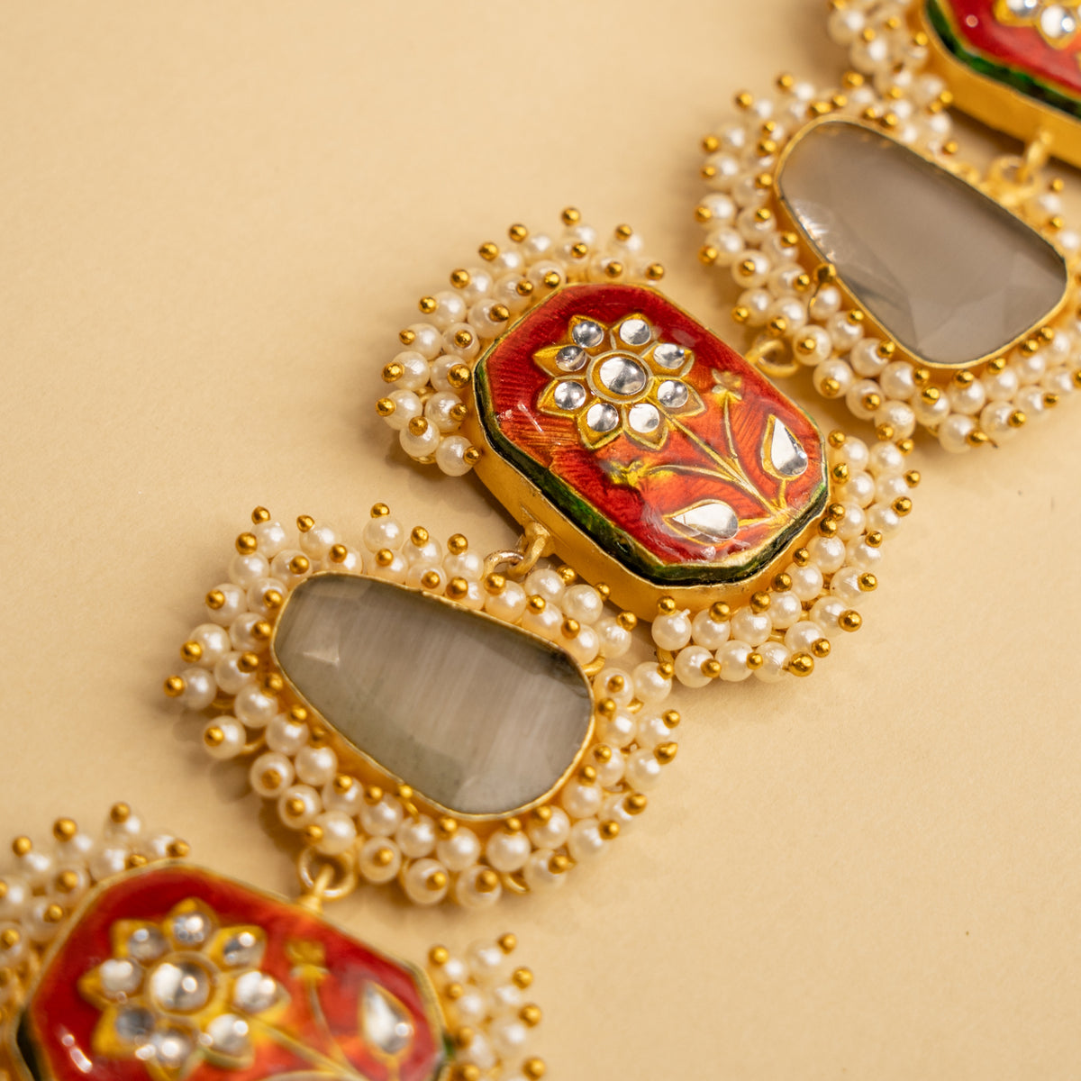 AAKRITI LAC  BIJOUX PREMIUM AND EXCLUSIVE HANDMADE CHOKER WITH EARRINGS CH204