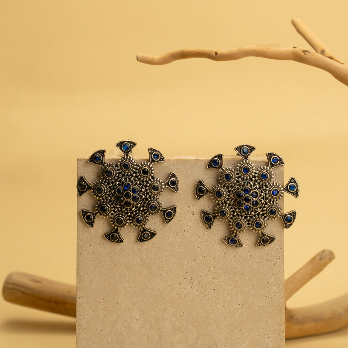 LAINEY ANTIQUE SEMI HANDMADE EARRINGS/STUDS ER417