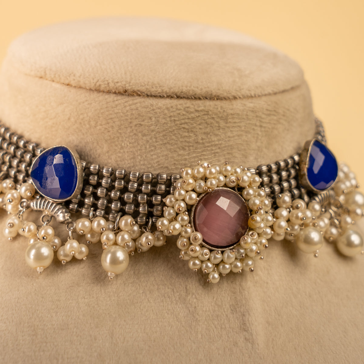 KASHVI BIJOUX PREMIUM AND EXCLUSIVE SEMI HANDMADE CHOKER WITH EARRINGS CH147