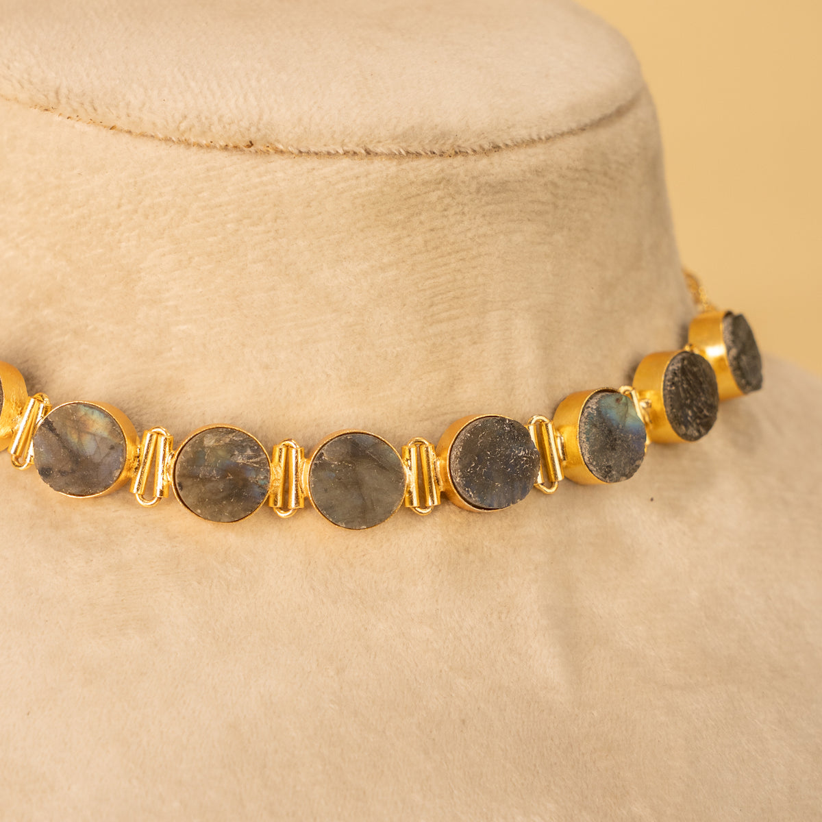 AZARI BIJOUX RAW STONE GOLD TONED HANDMADE CHOKER WITH EARRINGS CH427