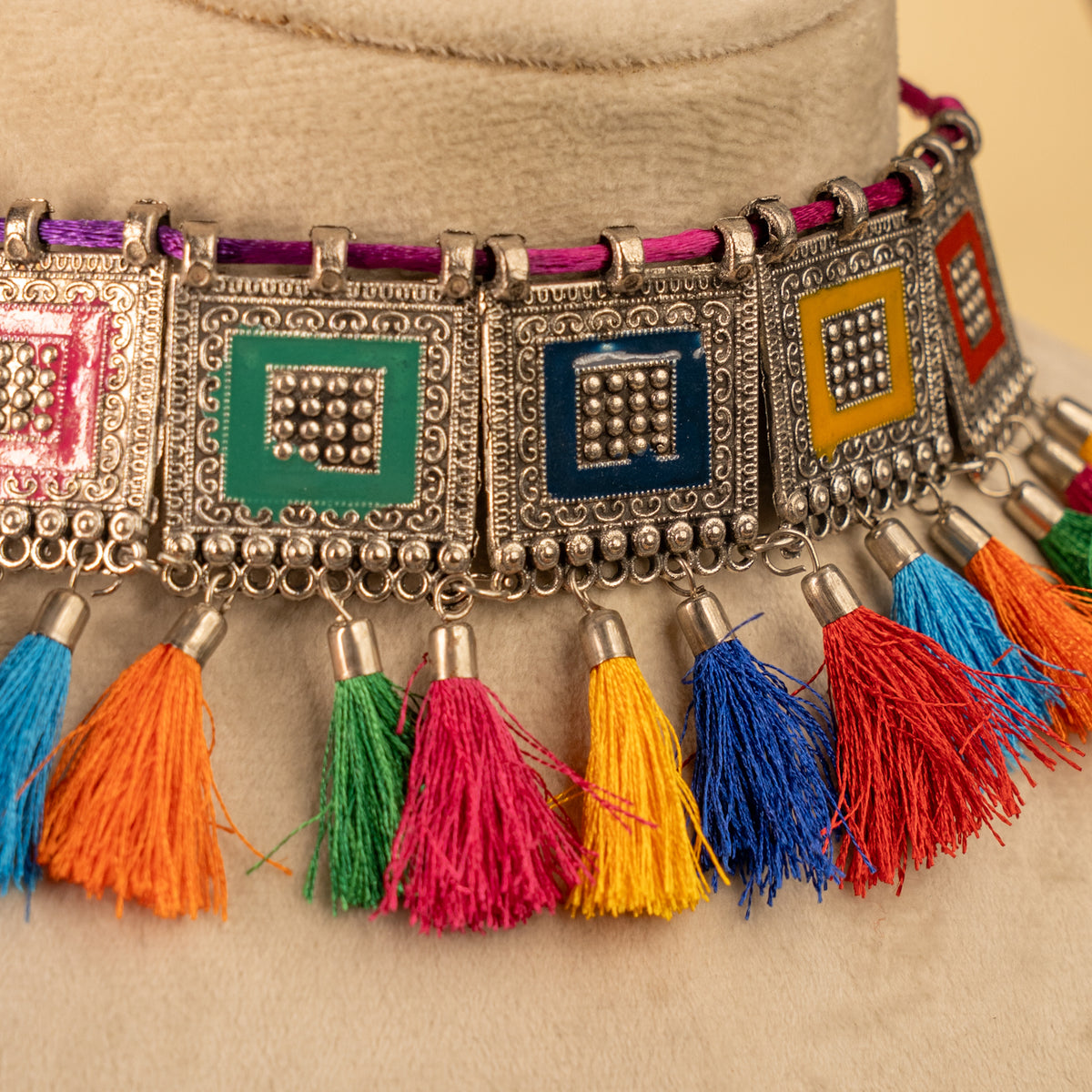 WILLOW AFGHANI THREAD WORK CHOKER WITH EARRINGS CH470