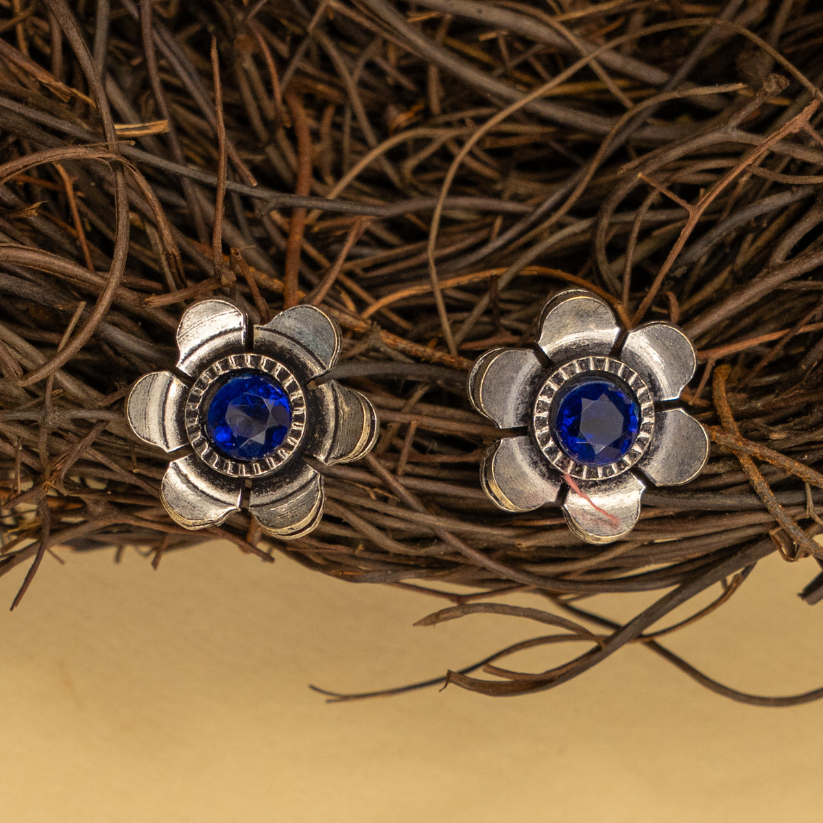 INAYA RUSTIC FINISH CHOKER/NECKPIECE WITH EARRINGS CH446