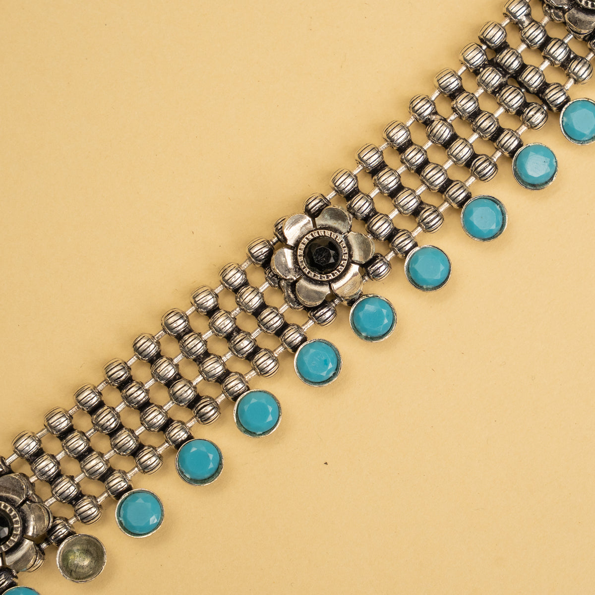 INAYA RUSTIC FINISH CHOKER/NECKPIECE WITH EARRINGS CH446