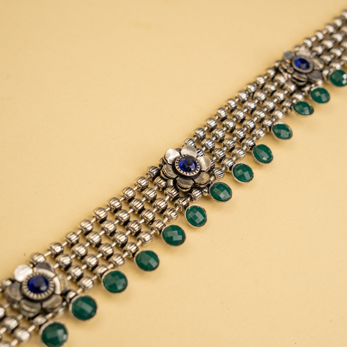 INAYA RUSTIC FINISH CHOKER/NECKPIECE WITH EARRINGS CH446