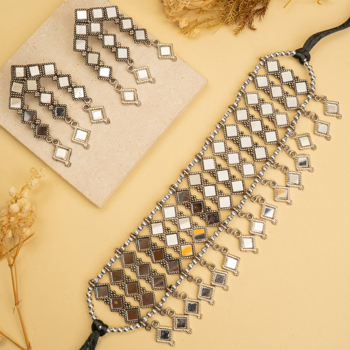 ISLA AFGHANI MIRROR RAW AND RUSTIC CHOKER WITH EARRINGS CH468