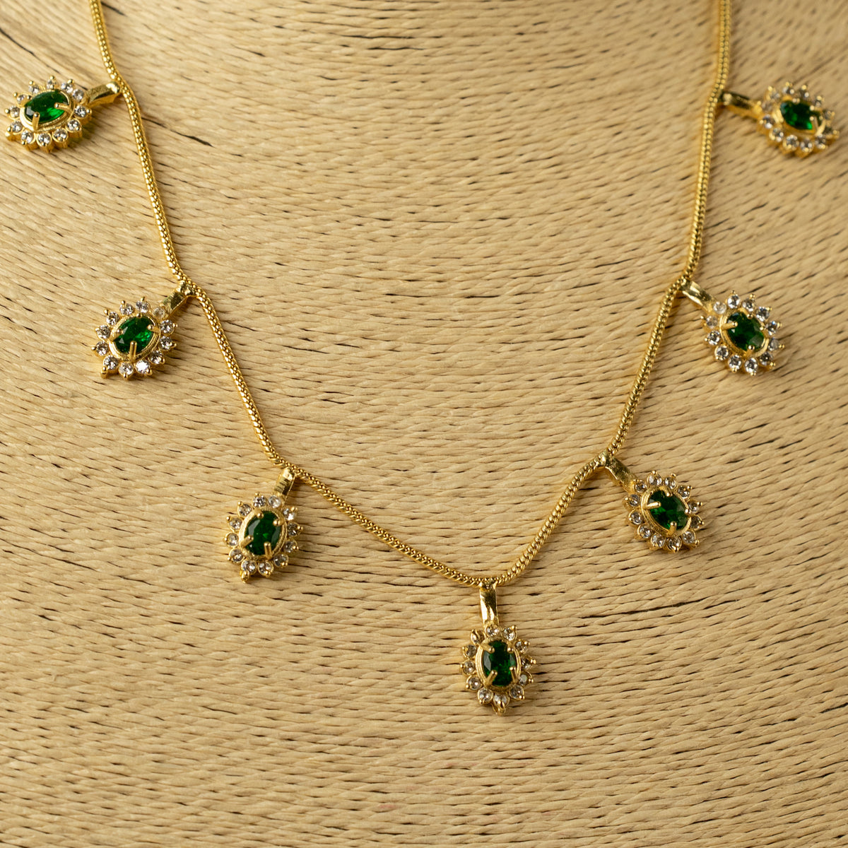 MEGNA SEMI HANDMADE MONALISA AND AD STONES STONES NECKPIECE/NECKLACE EARRINGS NL319