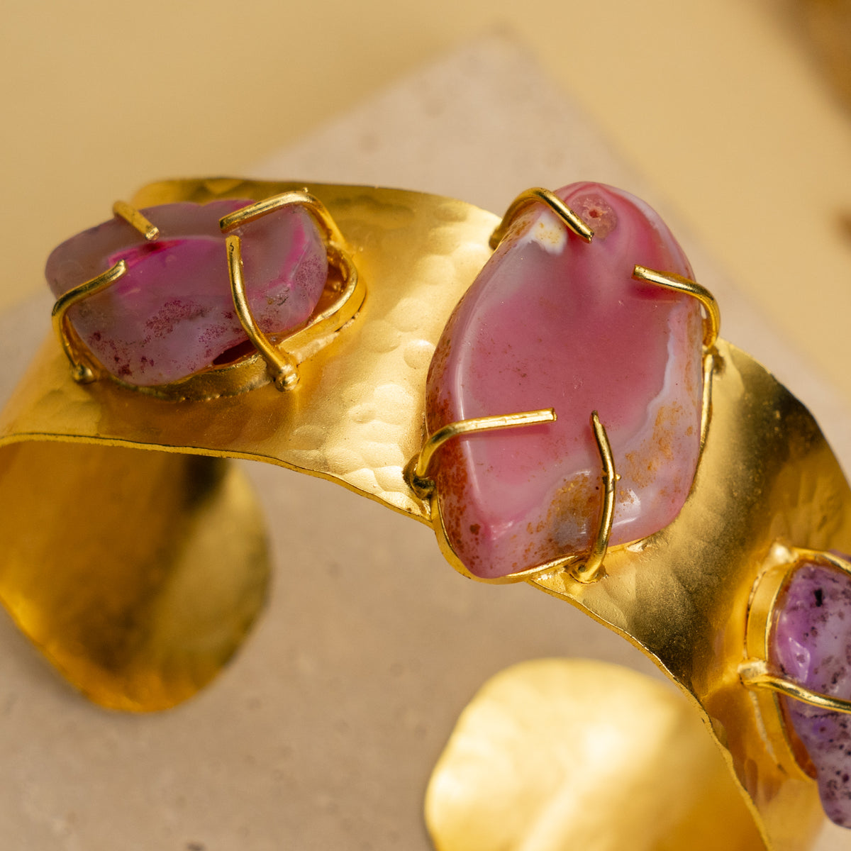 MITTU HAND HAMMERED AND HANDMADE GOLD TONED AGATE BRACELETS BR14