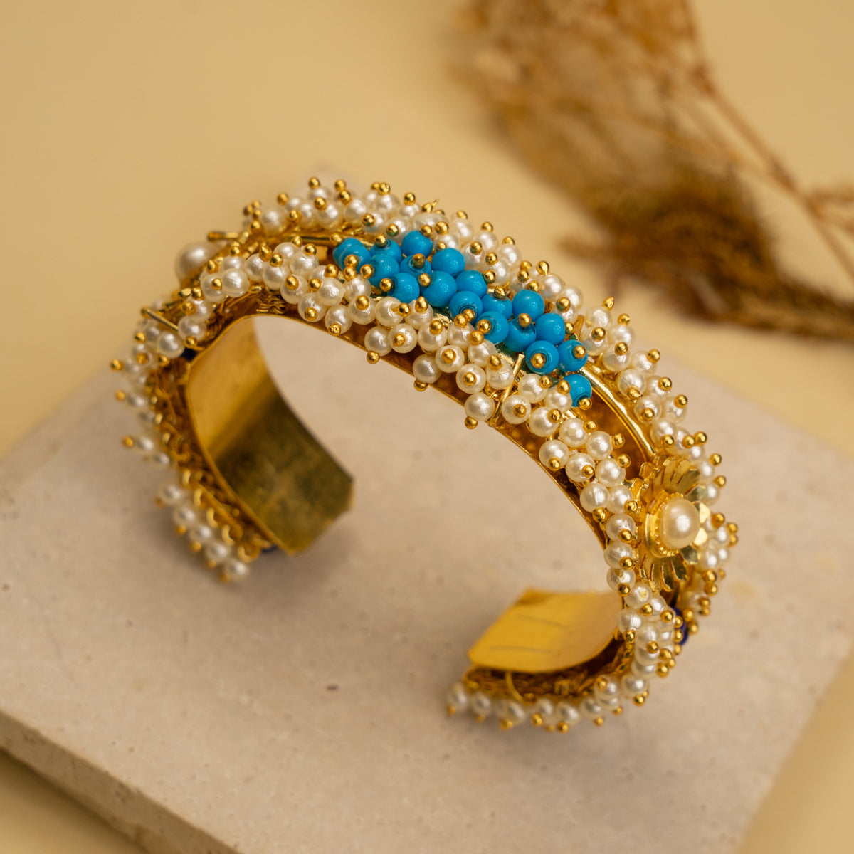 KINNE HAND HAMMERED AND HANDMADE GOLD TONED CLASSIC  PEARL BRACELETS BR17