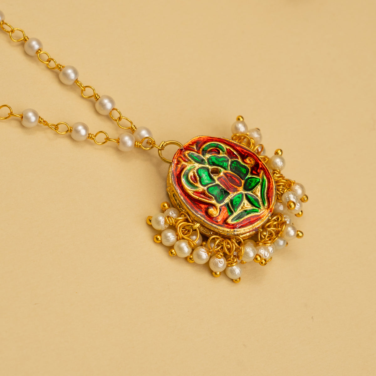 LISA HANDMADE KUNDAN POLKI AND MULTINMATERIAL CHAIN WITH PENDANT NECKLACE CH138