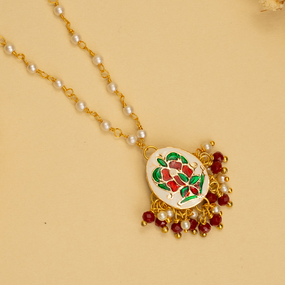 LISA HANDMADE KUNDAN POLKI AND MULTINMATERIAL CHAIN WITH PENDANT NECKLACE CH138