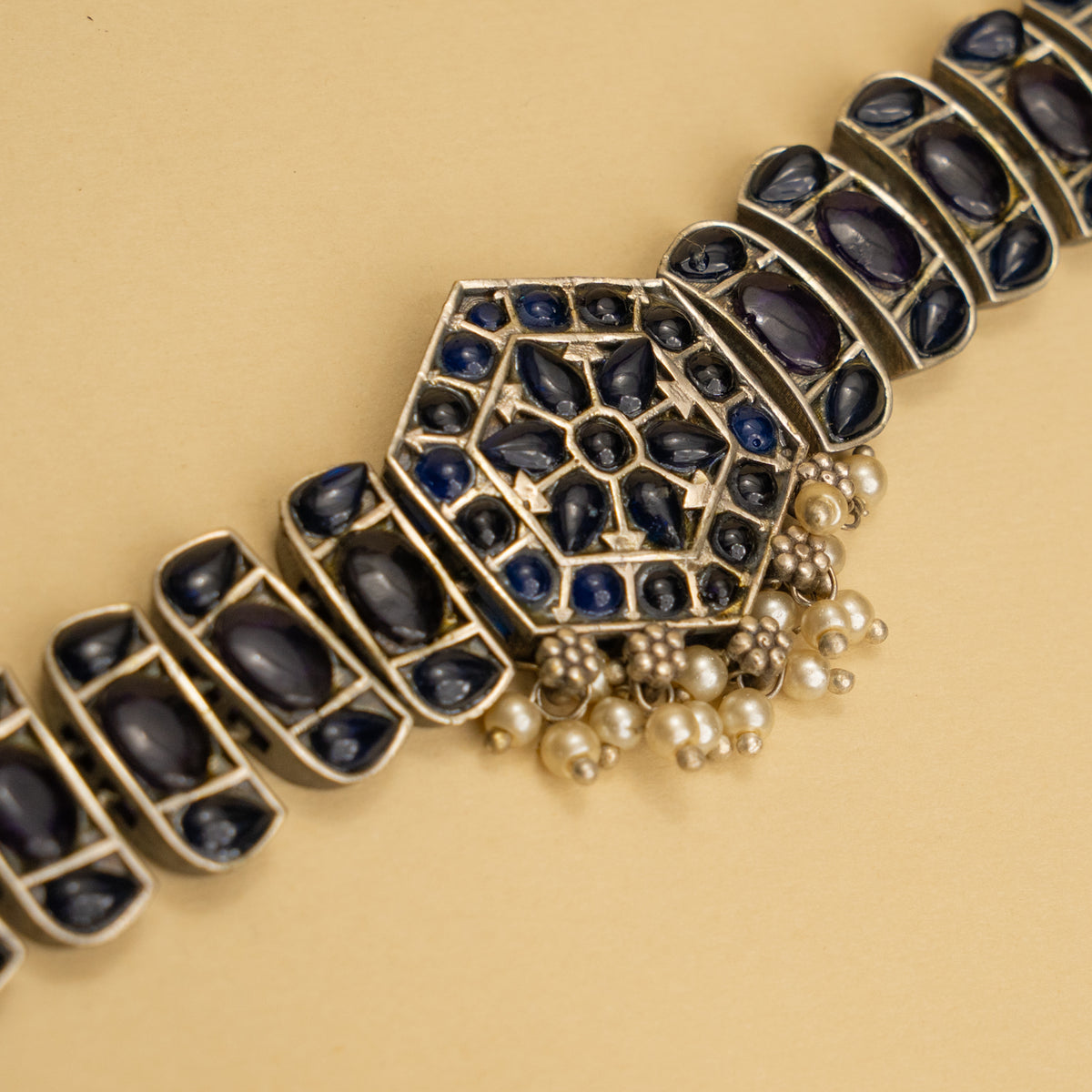 LILLIAN BIJOUX PREMIUM AND EXCLUSIVE HANDMADE CHOKER WITH EARRINGS CH129