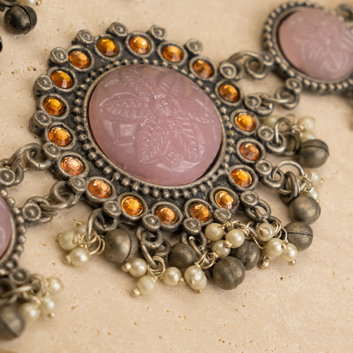 OLIVE RAW AND RUSTIC BLACK POLISH CHOKER WITH EARRINGS CH474