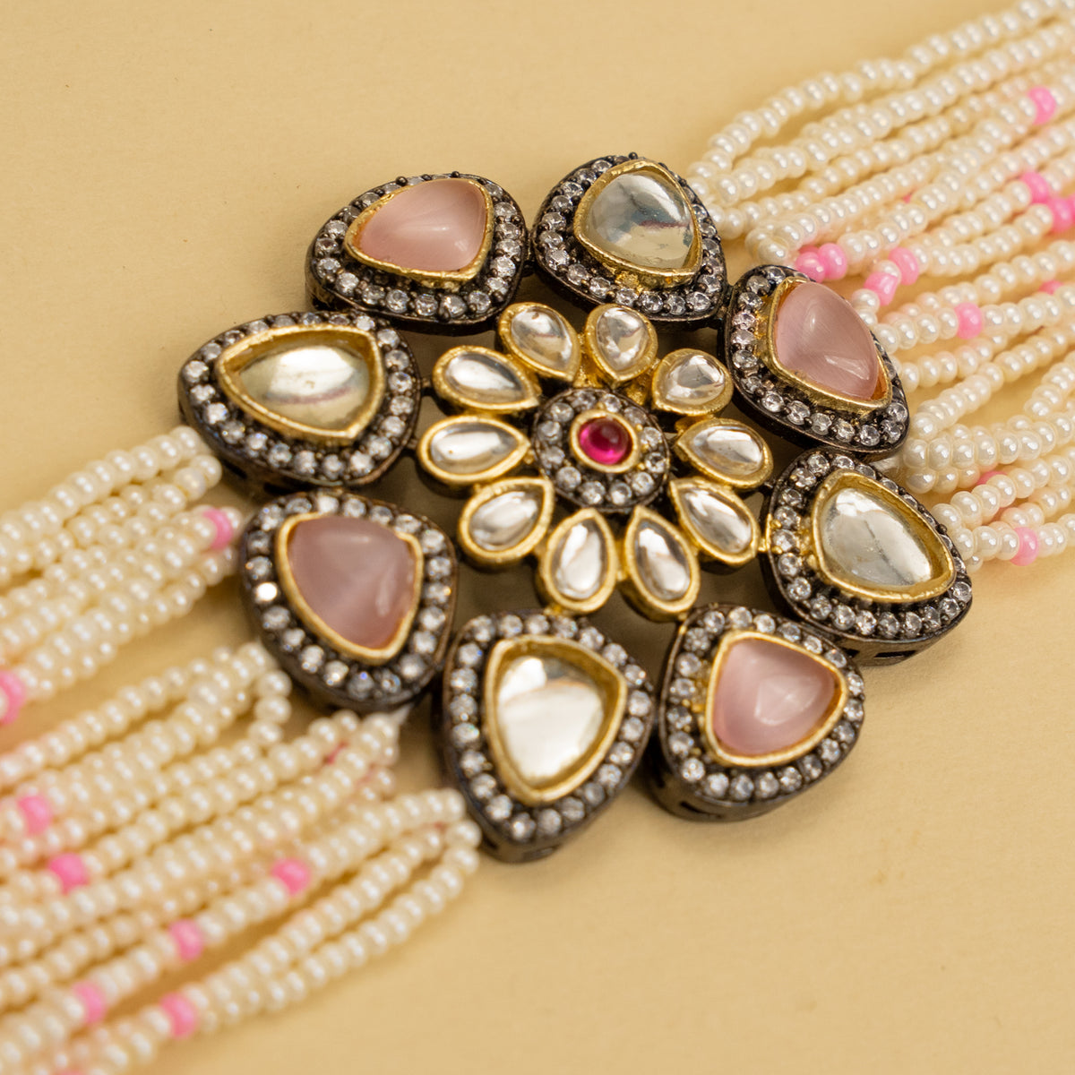 ELLIE BIJOUX PREMIUM AND EXCLUSIVE SEMI HANDMADE CHOKER WITH EARRINGS CH109