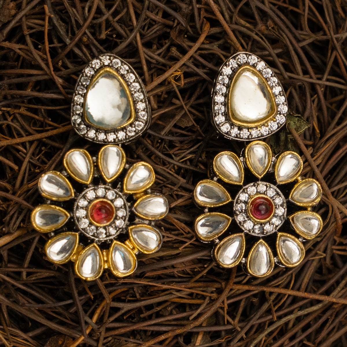 ELLIE BIJOUX PREMIUM AND EXCLUSIVE SEMI HANDMADE CHOKER WITH EARRINGS CH109