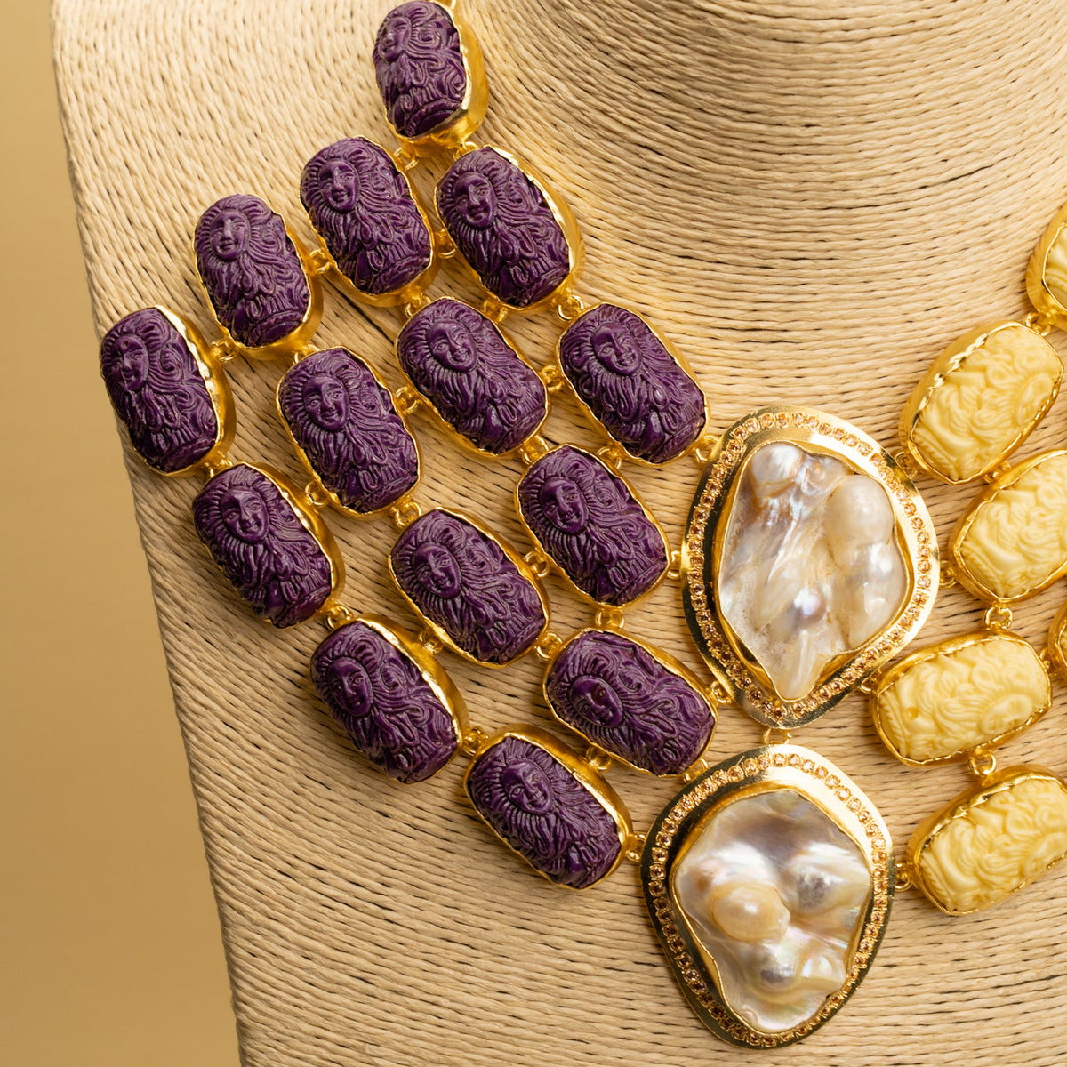 VIVIAN HANDCARVED CORAL MOP ZIRCON PREMIUM EXCLUSIVE HANDMADE STATEMENT CHOKER/NECKPIECE CH310