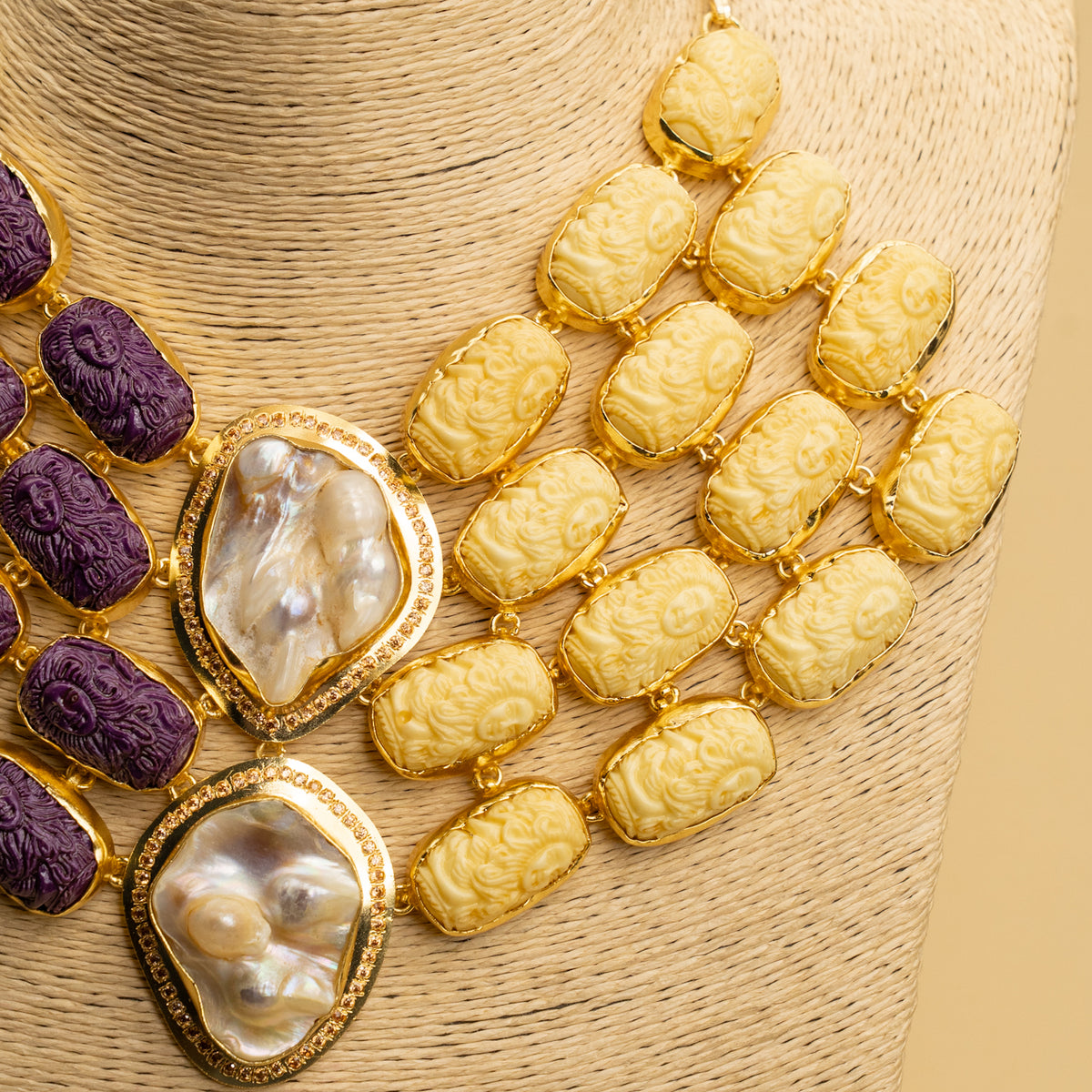 VIVIAN HANDCARVED CORAL MOP ZIRCON PREMIUM EXCLUSIVE HANDMADE STATEMENT CHOKER/NECKPIECE CH310