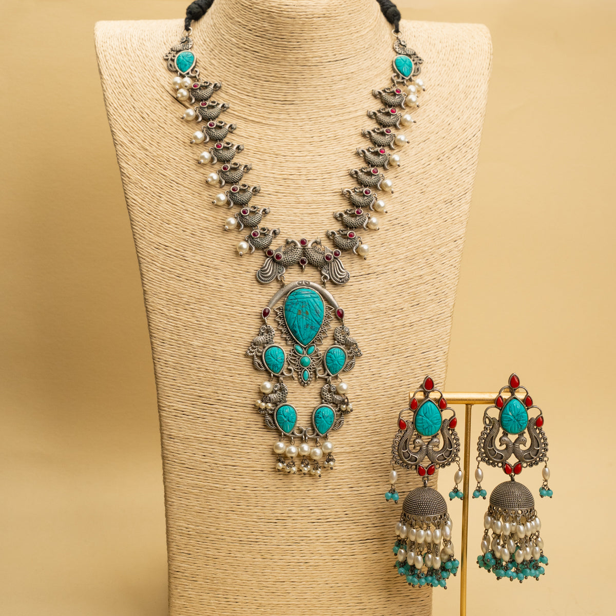 REYA SEMI HANDMADE RAW AND RUSTIC FINISH ANTIQUE NECKPIECE/NECKLACE WITH EARRING NL277