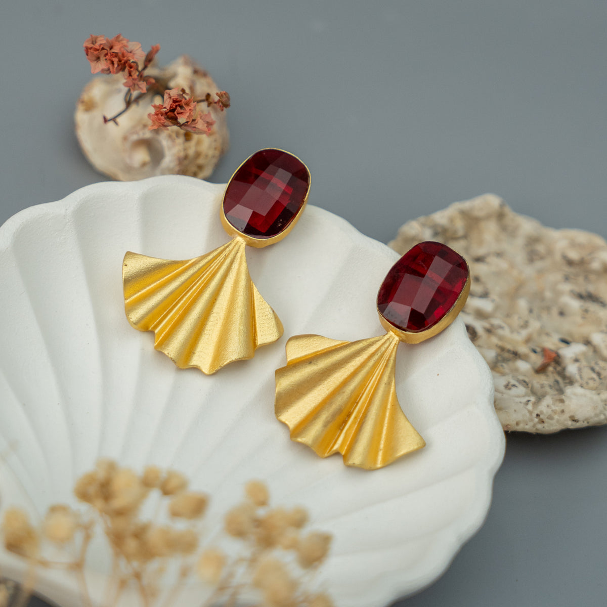 QUILL SEMI HANDMADE SINGLE STONE STUD  EARRINGS ER110