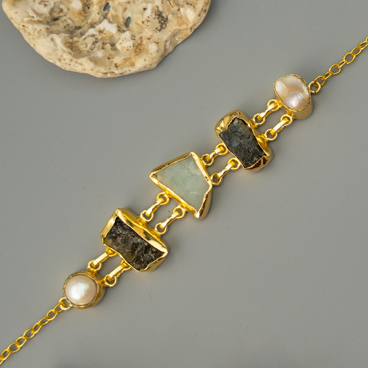 AARYAN NATURAL STONE GOLD TONED HANDMADE CHOKER CH481