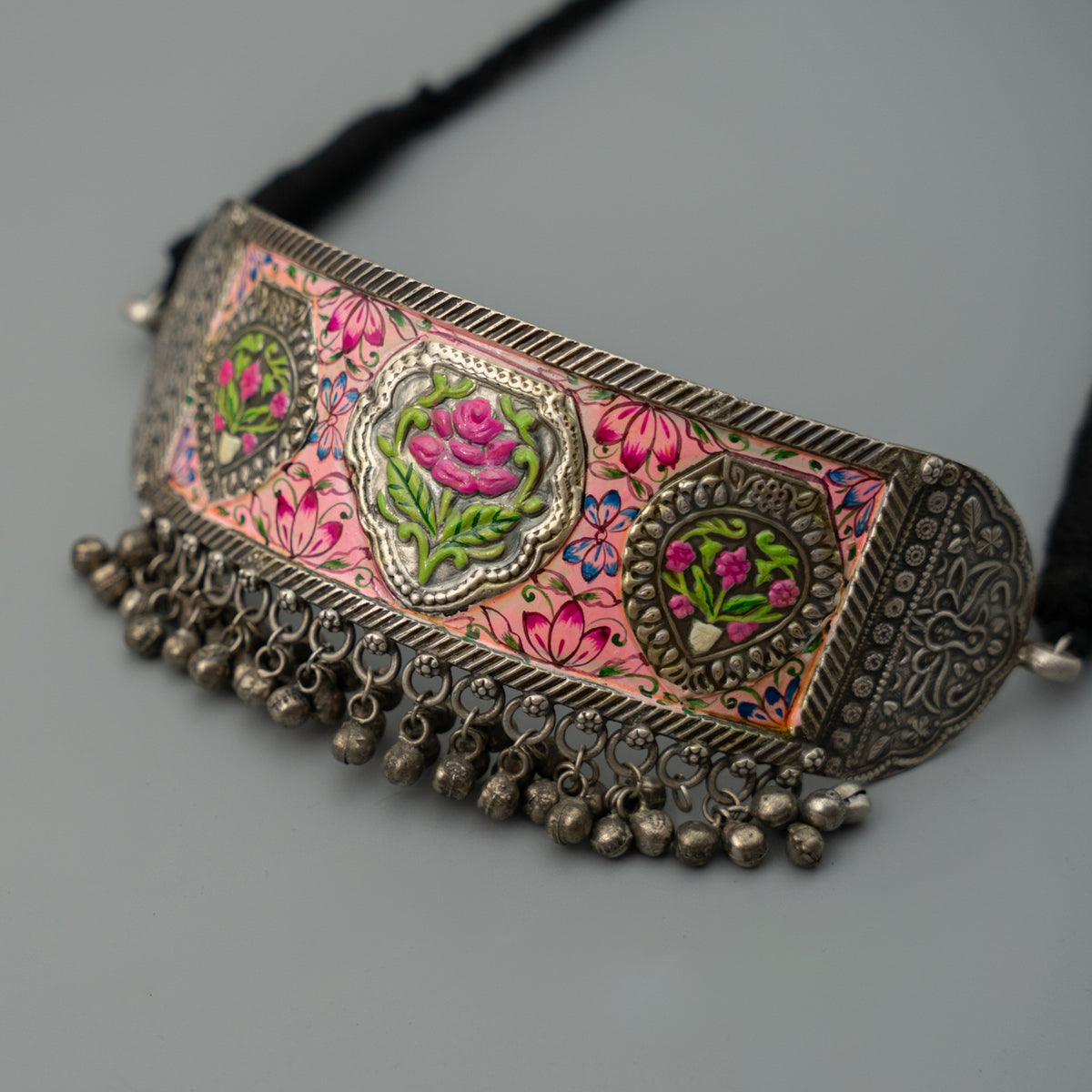 SHINA SILVER LOOK ALIKE HANDMADE AND HANDPAINLED CHOKER CH333