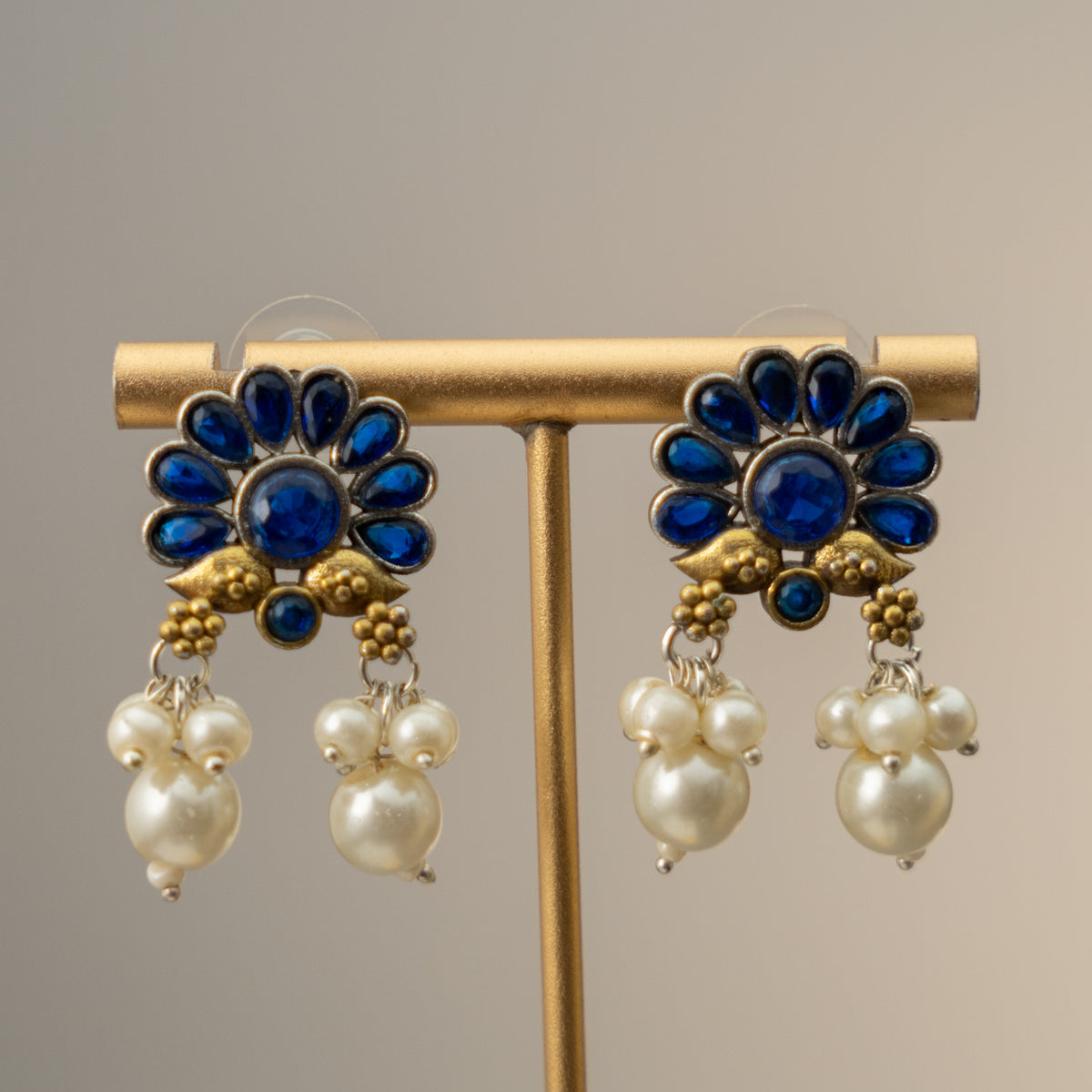 NANDHI BIJOUX PREMIUM AND EXCLUSIVE SEMI HANDMADE CHOKER WITH EARRINGS CH135