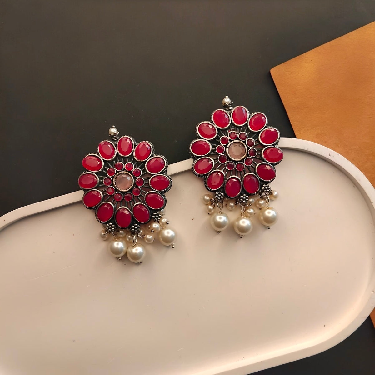 REESE SILVER LOOK ALIKE SEMI HANDMADE CHOKER/NECKPIECE CH406